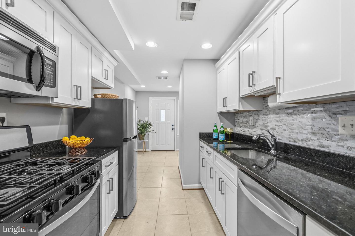 907 8TH ST NE, WASHINGTON, District Of Columbia 20002, 2 Bedrooms Bedrooms, ,2 BathroomsBathrooms,Residential,For sale,907 8TH ST NE,DCDC2244498 MLS # DCDC2244498