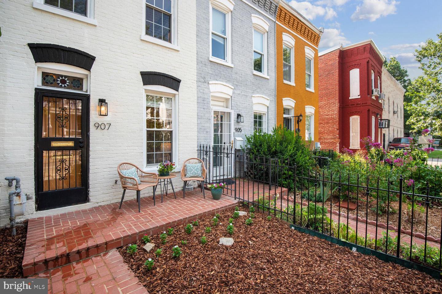 907 8TH ST NE, WASHINGTON, District Of Columbia 20002, 2 Bedrooms Bedrooms, ,2 BathroomsBathrooms,Residential,For sale,907 8TH ST NE,DCDC2244498 MLS # DCDC2244498