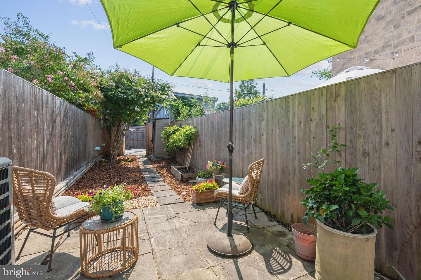 907 8TH ST NE, WASHINGTON, District Of Columbia 20002, 2 Bedrooms Bedrooms, ,2 BathroomsBathrooms,Residential,For sale,907 8TH ST NE,DCDC2244498 MLS # DCDC2244498