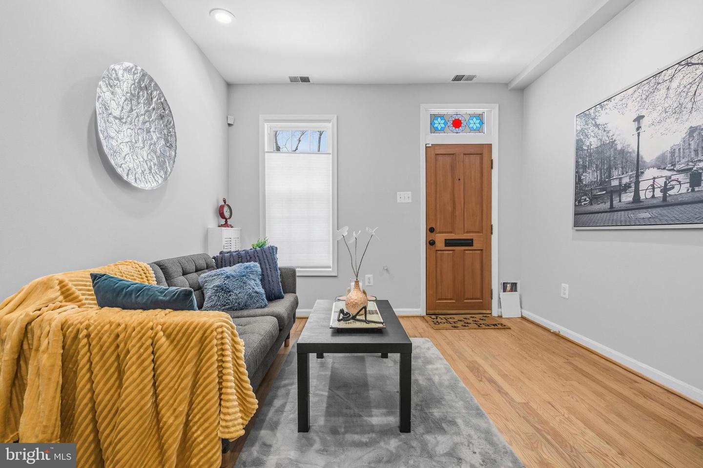 907 8TH ST NE, WASHINGTON, District Of Columbia 20002, 2 Bedrooms Bedrooms, ,2 BathroomsBathrooms,Residential,For sale,907 8TH ST NE,DCDC2244498 MLS # DCDC2244498