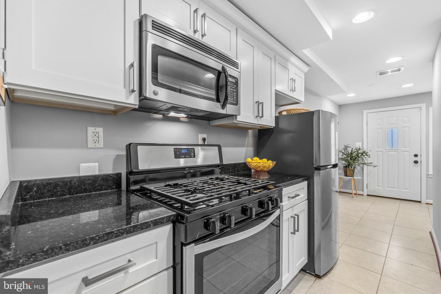 907 8TH ST NE, WASHINGTON, District Of Columbia 20002, 2 Bedrooms Bedrooms, ,2 BathroomsBathrooms,Residential,For sale,907 8TH ST NE,DCDC2244498 MLS # DCDC2244498