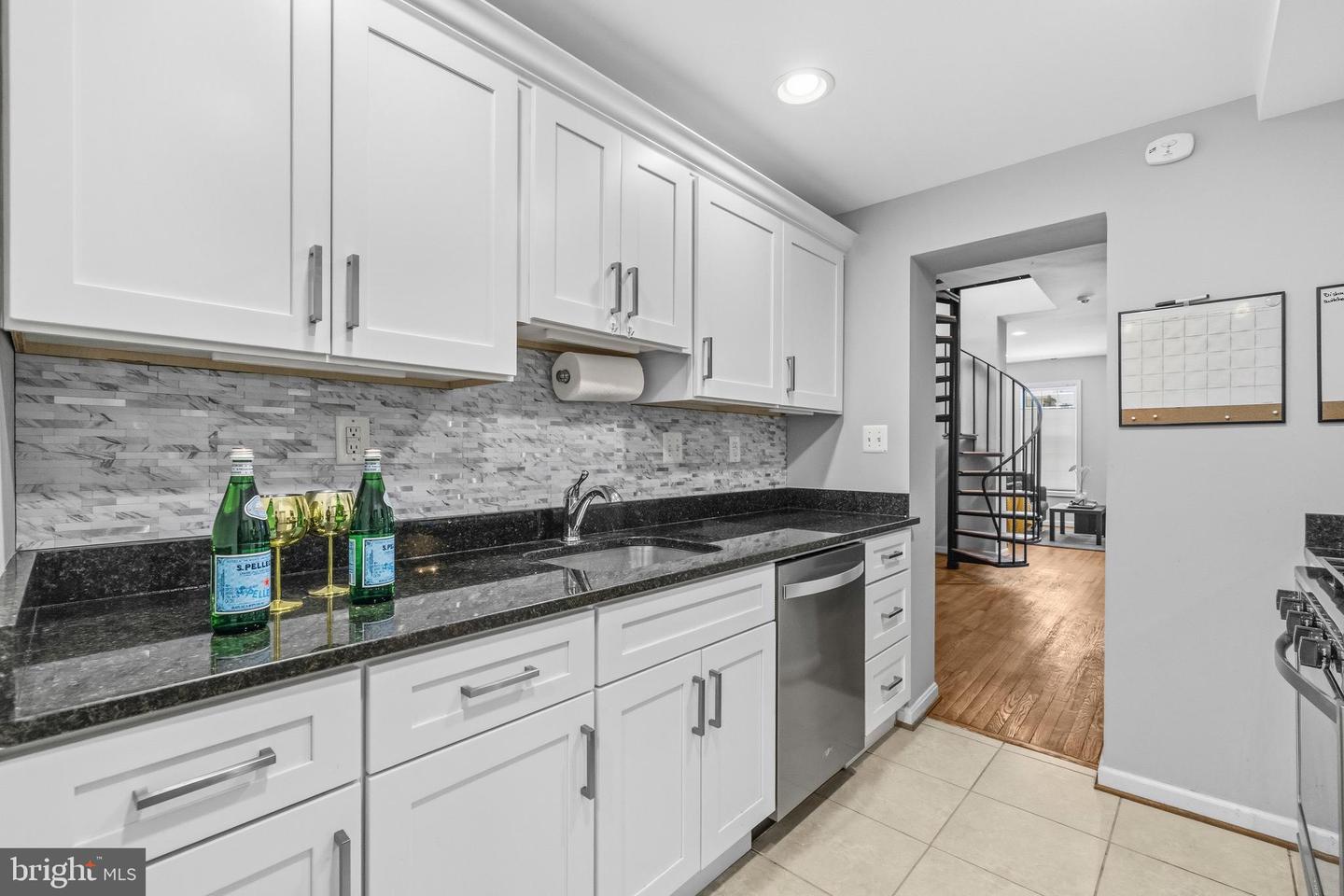 907 8TH ST NE, WASHINGTON, District Of Columbia 20002, 2 Bedrooms Bedrooms, ,2 BathroomsBathrooms,Residential,For sale,907 8TH ST NE,DCDC2244498 MLS # DCDC2244498