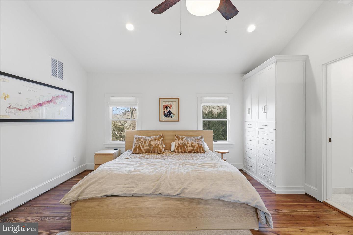 12717 CHESTNUT ST, CLIFTON, Virginia 20124, 3 Bedrooms Bedrooms, ,2 BathroomsBathrooms,Residential,For sale,12717 CHESTNUT ST,VAFX2288938 MLS # VAFX2288938