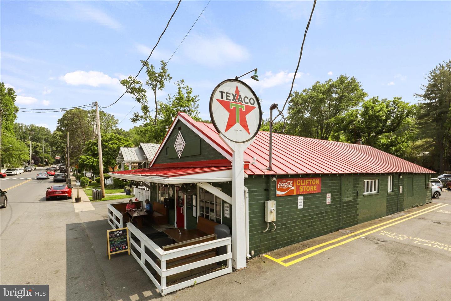 12717 CHESTNUT ST, CLIFTON, Virginia 20124, 3 Bedrooms Bedrooms, ,2 BathroomsBathrooms,Residential,For sale,12717 CHESTNUT ST,VAFX2288938 MLS # VAFX2288938