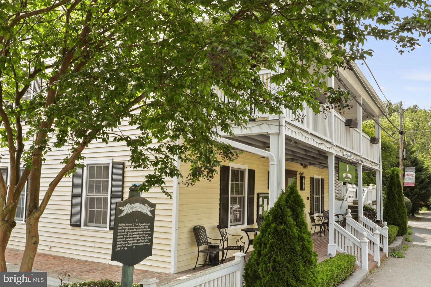 12717 CHESTNUT ST, CLIFTON, Virginia 20124, 3 Bedrooms Bedrooms, ,2 BathroomsBathrooms,Residential,For sale,12717 CHESTNUT ST,VAFX2288938 MLS # VAFX2288938