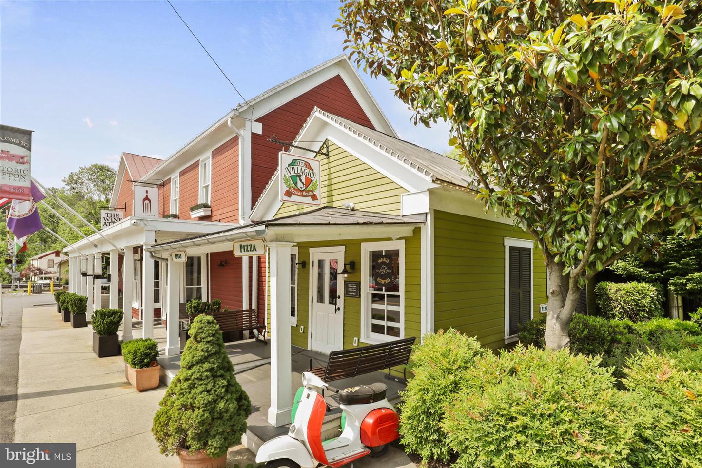 12717 CHESTNUT ST, CLIFTON, Virginia 20124, 3 Bedrooms Bedrooms, ,2 BathroomsBathrooms,Residential,For sale,12717 CHESTNUT ST,VAFX2288938 MLS # VAFX2288938