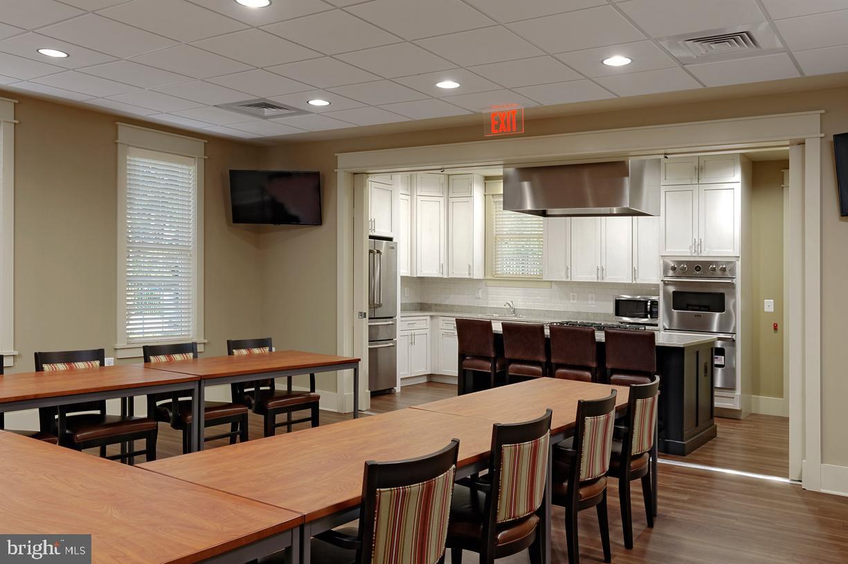 7911 BURBANK AVE, FREDERICKSBURG, Virginia 22407, 2 Bedrooms Bedrooms, 10 Rooms Rooms,2 BathroomsBathrooms,Residential,For sale,7911 BURBANK AVE,VASP2039090 MLS # VASP2039090