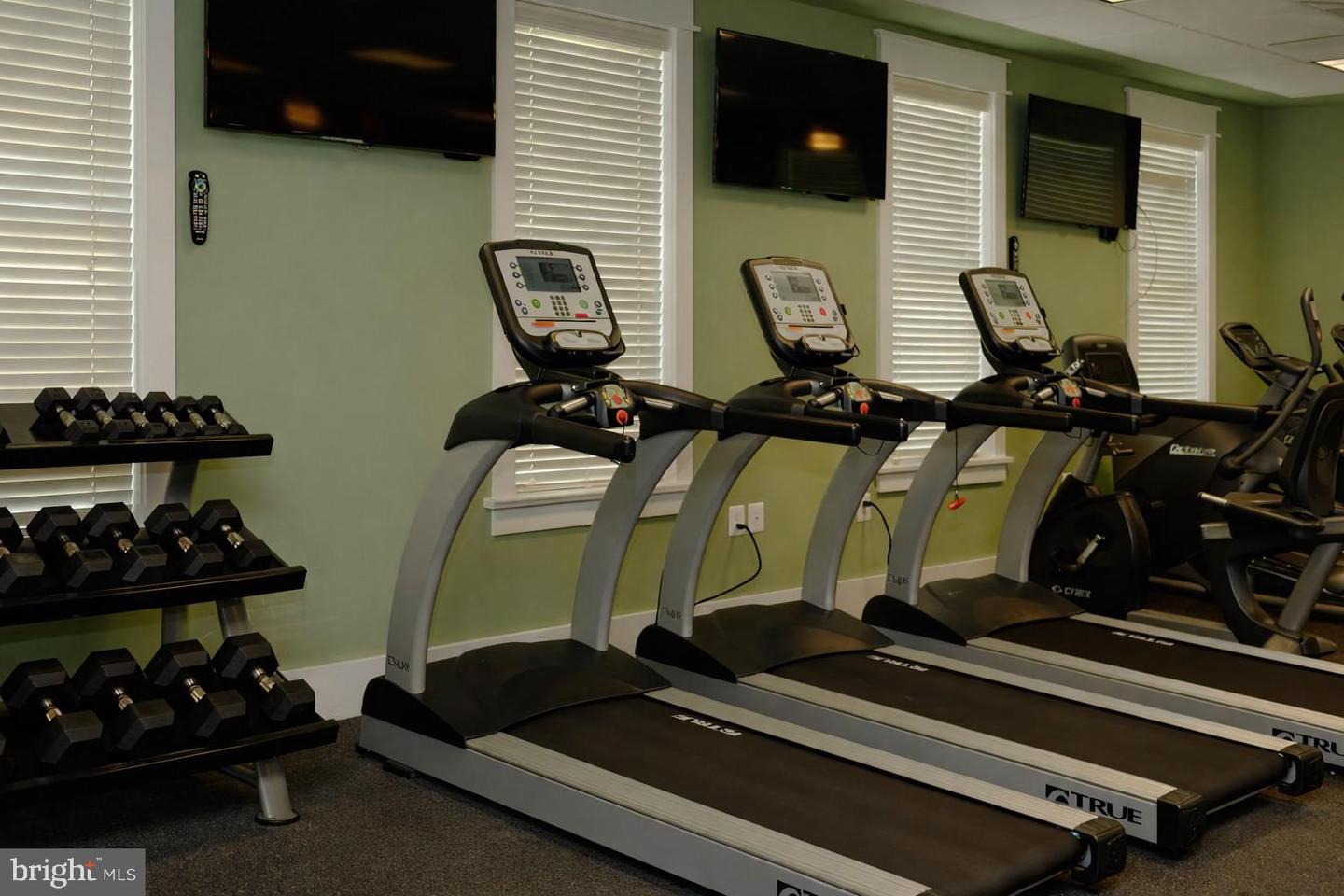 7911 BURBANK AVE, FREDERICKSBURG, Virginia 22407, 2 Bedrooms Bedrooms, 10 Rooms Rooms,2 BathroomsBathrooms,Residential,For sale,7911 BURBANK AVE,VASP2039090 MLS # VASP2039090