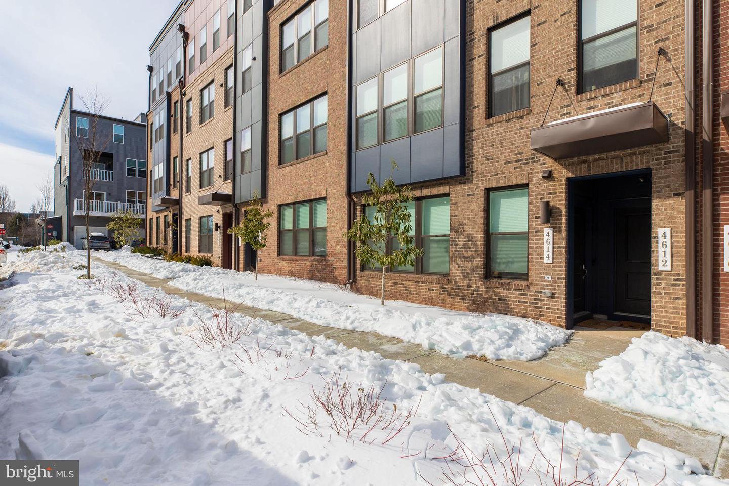 4614 OLIVINE DR #85, CHANTILLY, Virginia 20151, 3 Bedrooms Bedrooms, ,2 BathroomsBathrooms,Residential,For sale,4614 OLIVINE DR #85,VAFX2289272 MLS # VAFX2289272