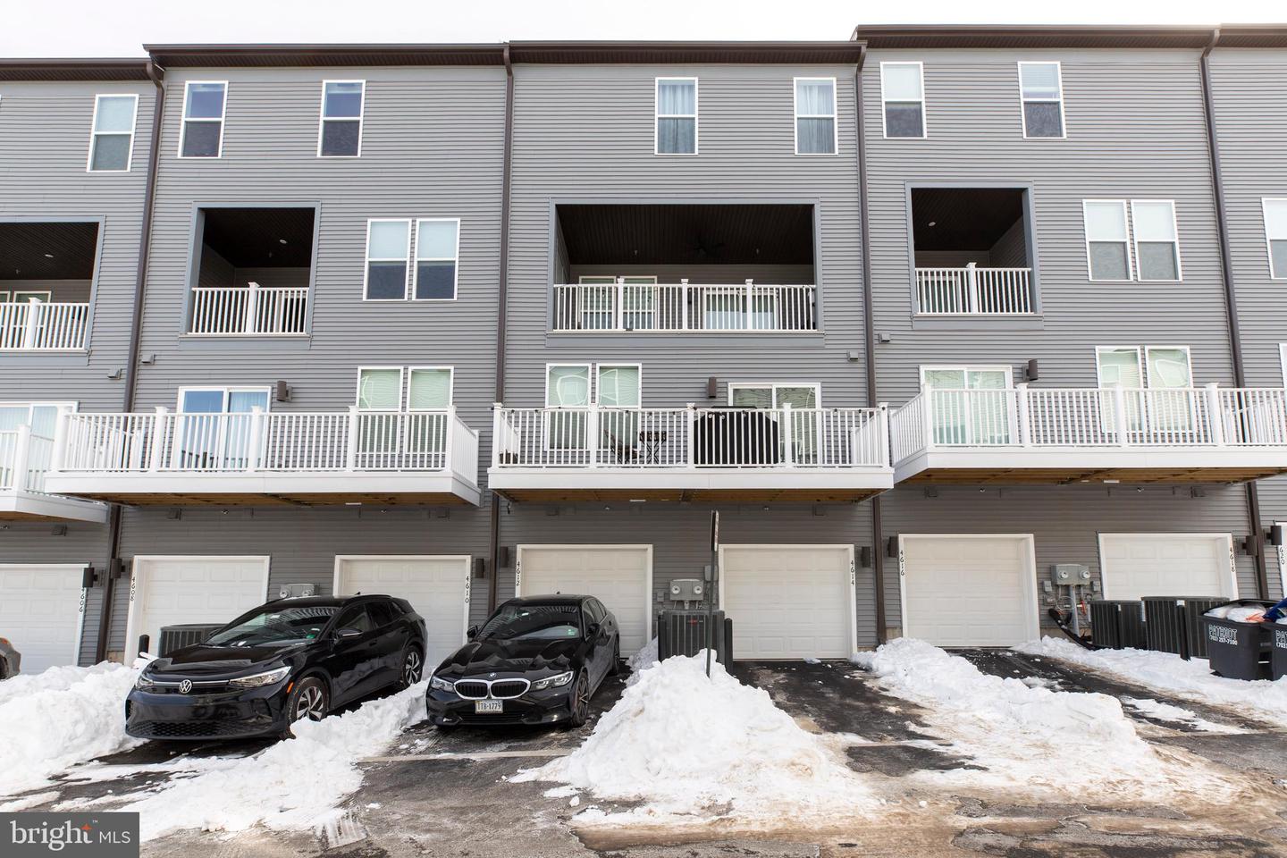 4614 OLIVINE DR #85, CHANTILLY, Virginia 20151, 3 Bedrooms Bedrooms, ,2 BathroomsBathrooms,Residential,For sale,4614 OLIVINE DR #85,VAFX2289272 MLS # VAFX2289272