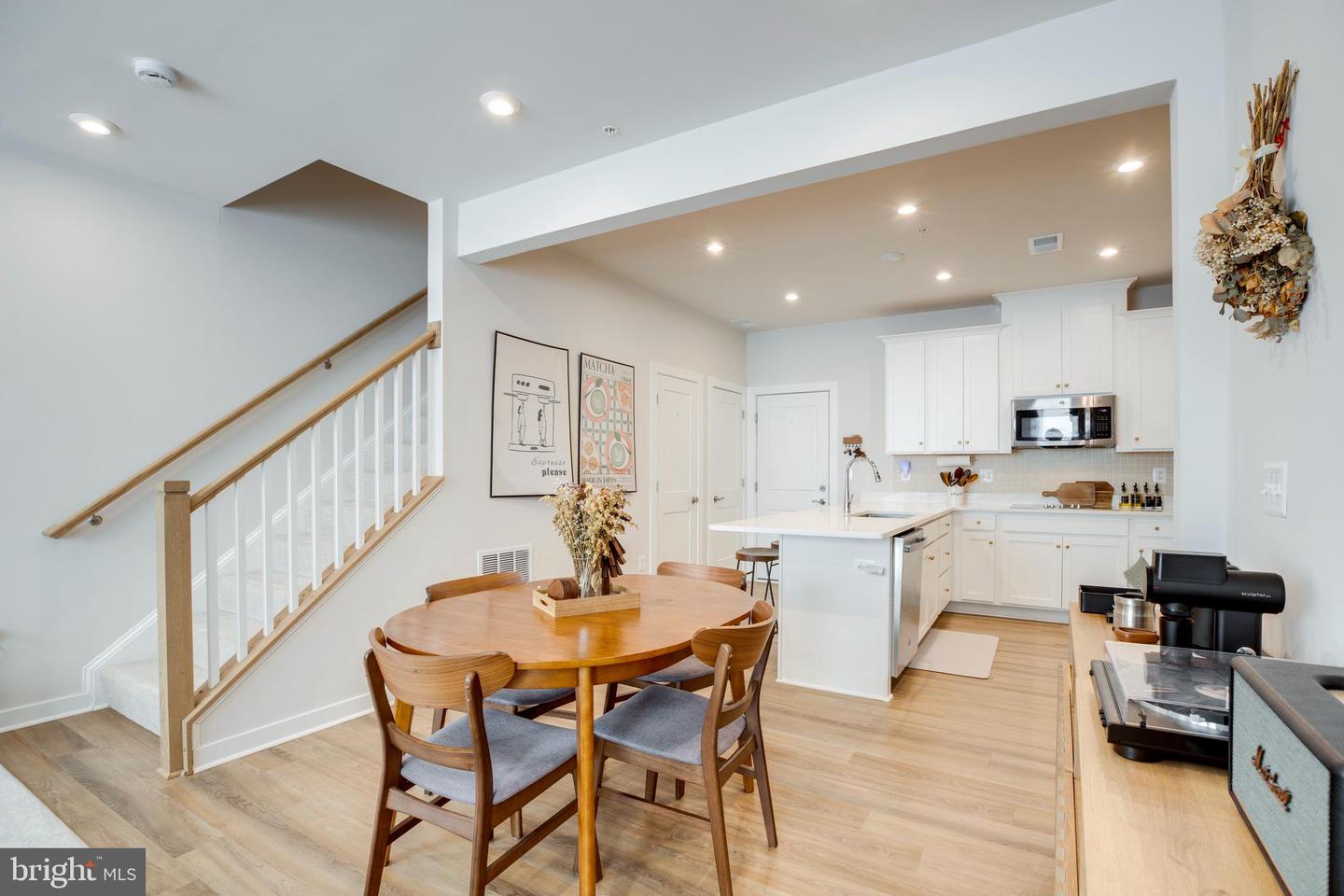 4614 OLIVINE DR #85, CHANTILLY, Virginia 20151, 3 Bedrooms Bedrooms, ,2 BathroomsBathrooms,Residential,For sale,4614 OLIVINE DR #85,VAFX2289272 MLS # VAFX2289272