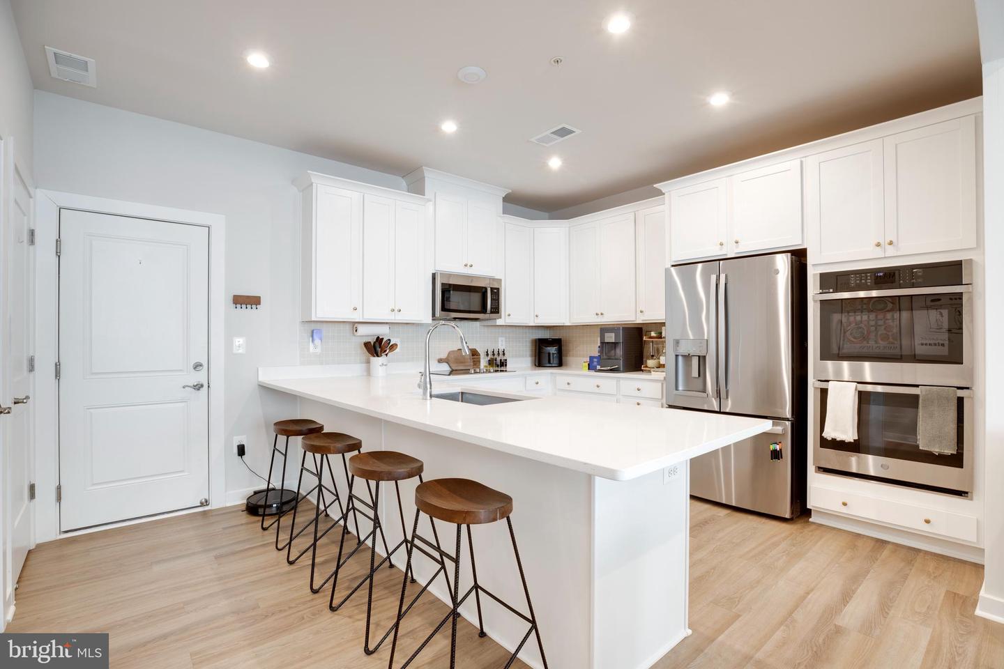 4614 OLIVINE DR #85, CHANTILLY, Virginia 20151, 3 Bedrooms Bedrooms, ,2 BathroomsBathrooms,Residential,For sale,4614 OLIVINE DR #85,VAFX2289272 MLS # VAFX2289272