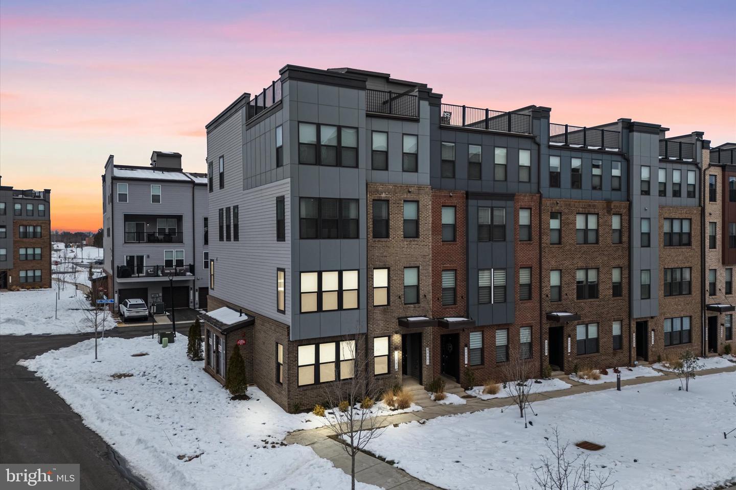 44481 WOLFHOUND SQ, ASHBURN, Virginia 20147, 3 Bedrooms Bedrooms, ,2 BathroomsBathrooms,Residential,For sale,44481 WOLFHOUND SQ,VALO2115346 MLS # VALO2115346