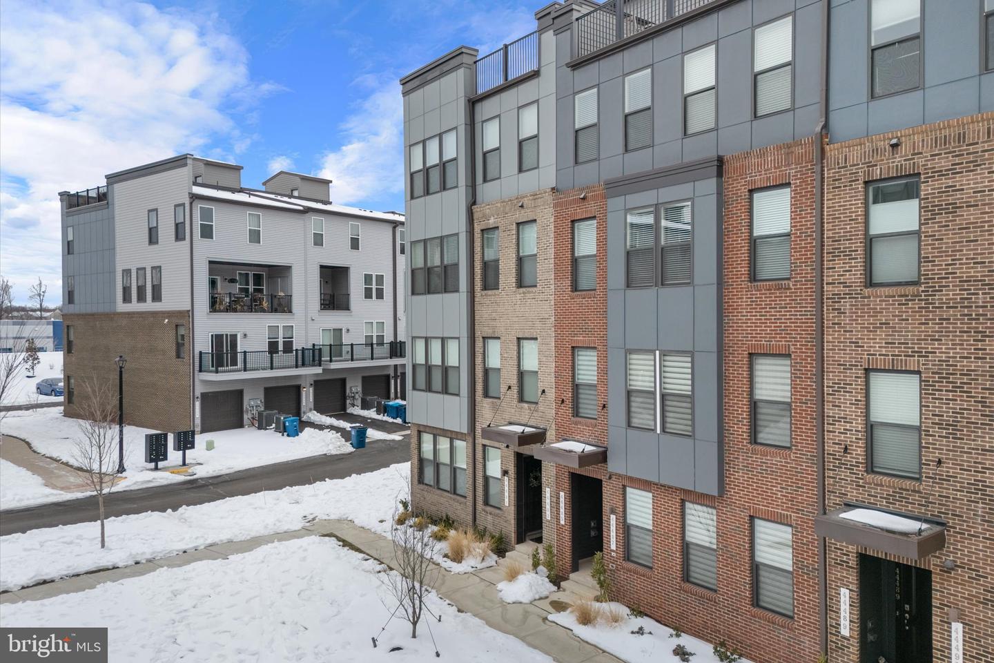 44481 WOLFHOUND SQ, ASHBURN, Virginia 20147, 3 Bedrooms Bedrooms, ,2 BathroomsBathrooms,Residential,For sale,44481 WOLFHOUND SQ,VALO2115346 MLS # VALO2115346