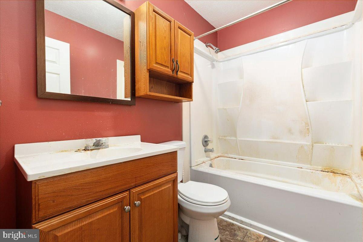 10090 TYLER LN, MIDLAND, Virginia 22728, 3 Bedrooms Bedrooms, 7 Rooms Rooms,1 BathroomBathrooms,Residential,For sale,10090 TYLER LN,VAFQ2020450 MLS # VAFQ2020450