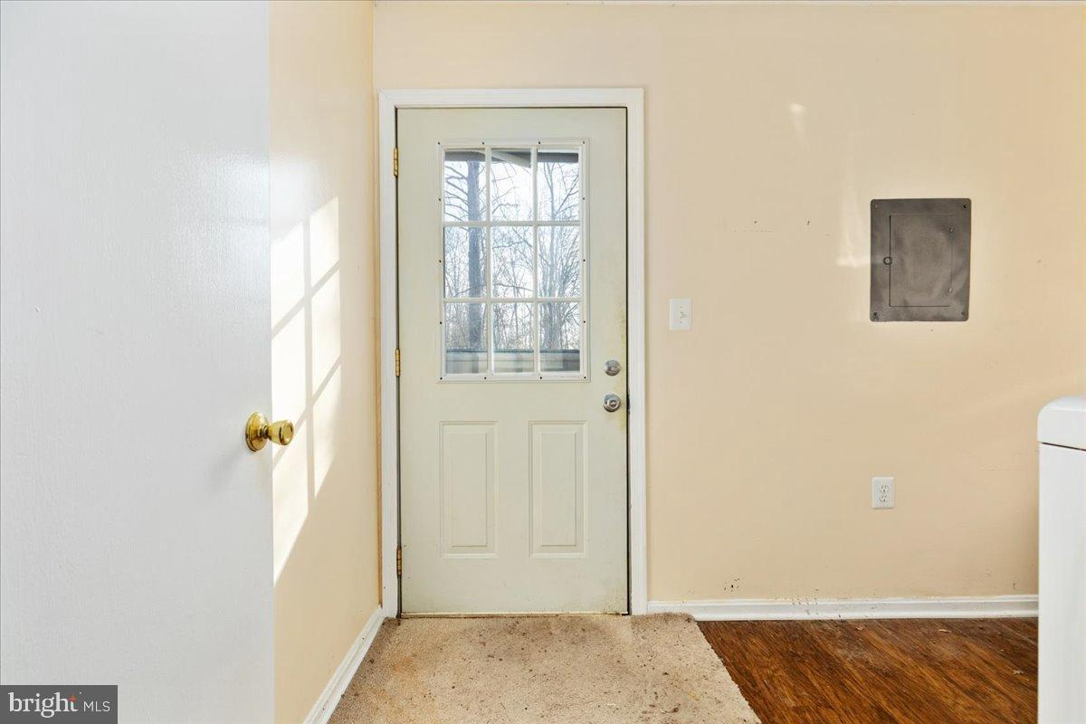 10090 TYLER LN, MIDLAND, Virginia 22728, 3 Bedrooms Bedrooms, 7 Rooms Rooms,1 BathroomBathrooms,Residential,For sale,10090 TYLER LN,VAFQ2020450 MLS # VAFQ2020450