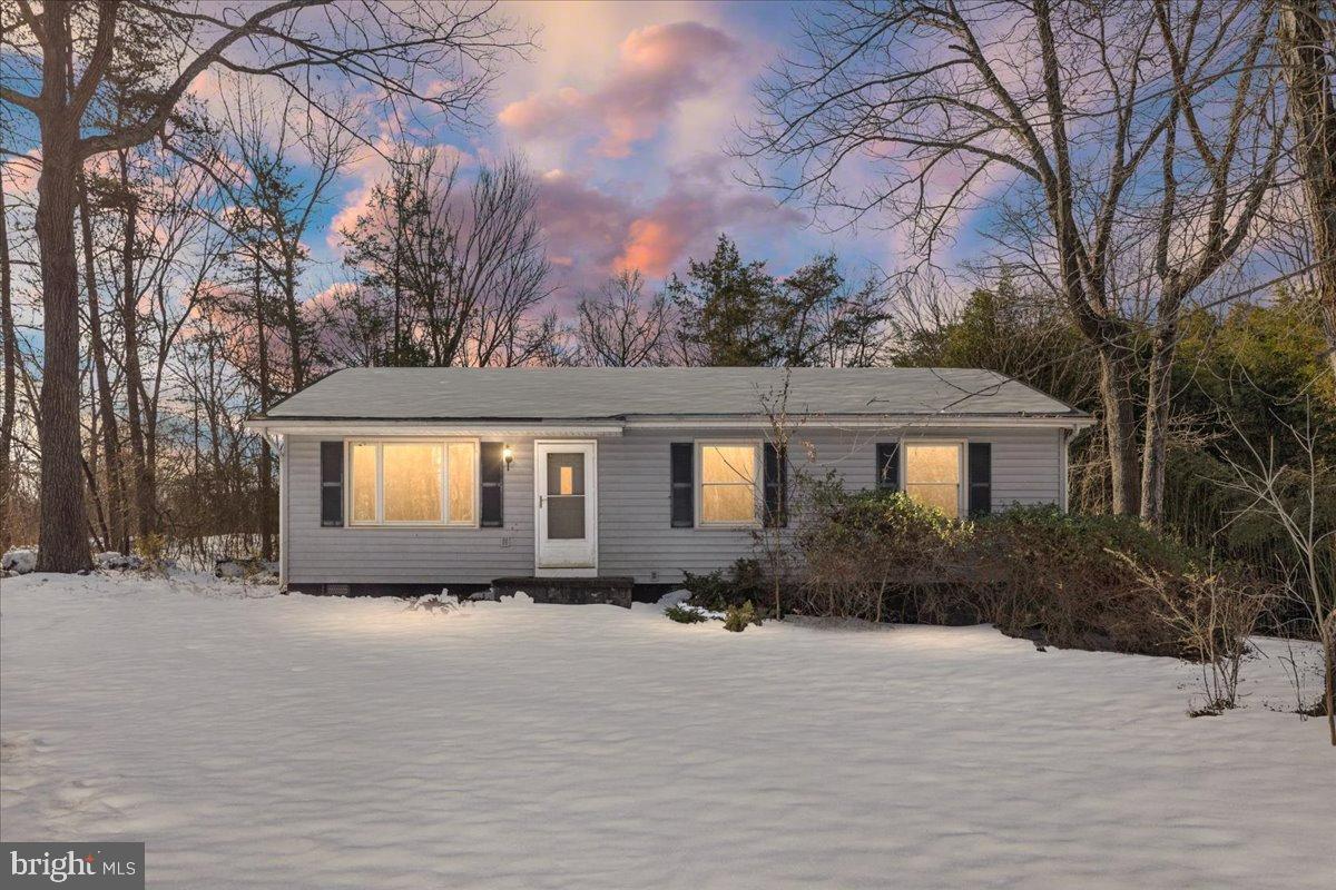 10090 TYLER LN, MIDLAND, Virginia 22728, 3 Bedrooms Bedrooms, 7 Rooms Rooms,1 BathroomBathrooms,Residential,For sale,10090 TYLER LN,VAFQ2020450 MLS # VAFQ2020450