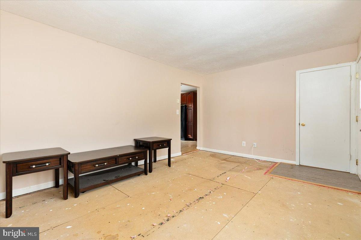 10090 TYLER LN, MIDLAND, Virginia 22728, 3 Bedrooms Bedrooms, 7 Rooms Rooms,1 BathroomBathrooms,Residential,For sale,10090 TYLER LN,VAFQ2020450 MLS # VAFQ2020450