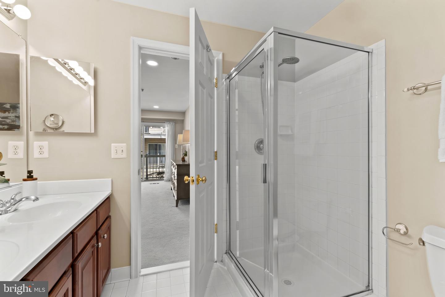 5105 DONOVAN DR, ALEXANDRIA, Virginia 22304, 2 Bedrooms Bedrooms, ,2 BathroomsBathrooms,Residential,For sale,5105 DONOVAN DR,VAAX2053894 MLS # VAAX2053894 5105 DONOVAN DR, ALEXANDRIA, Virginia 22304, 2 Bedrooms Bedrooms, ,2 BathroomsBathrooms,Residential,For sale,5105 DONOVAN DR,VAAX2053894 MLS # VAAX2053894