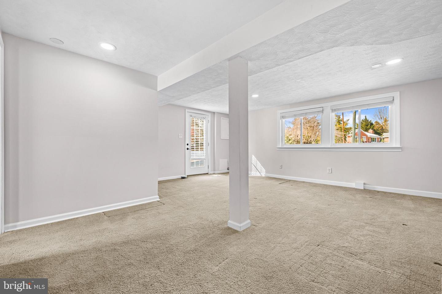 6813 DERRELL CT, ALEXANDRIA, Virginia 22307, 3 Bedrooms Bedrooms, 8 Rooms Rooms,3 BathroomsBathrooms,Residential,For sale,6813 DERRELL CT,VAFX2289498 MLS # VAFX2289498