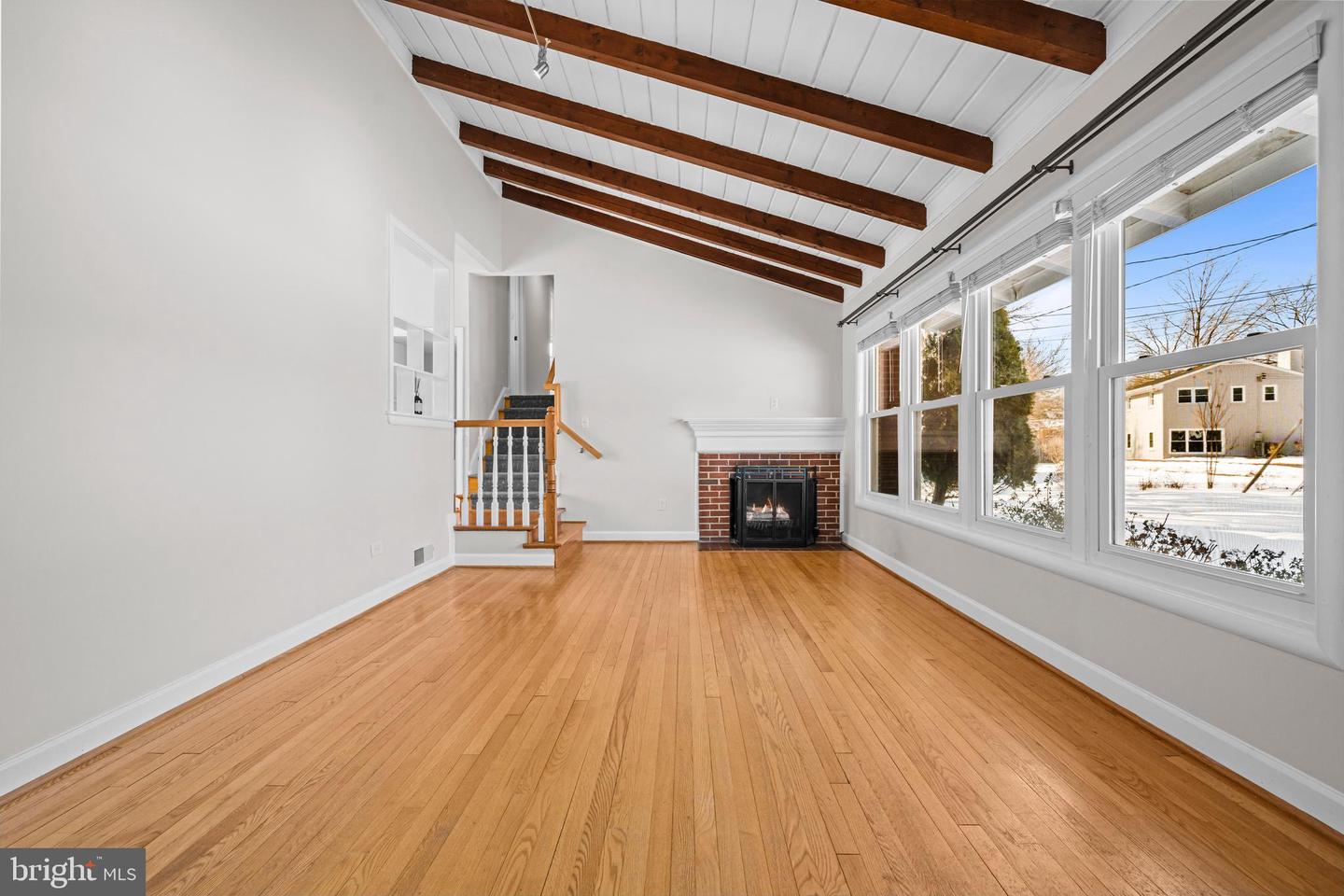 6813 DERRELL CT, ALEXANDRIA, Virginia 22307, 3 Bedrooms Bedrooms, 8 Rooms Rooms,3 BathroomsBathrooms,Residential,For sale,6813 DERRELL CT,VAFX2289498 MLS # VAFX2289498