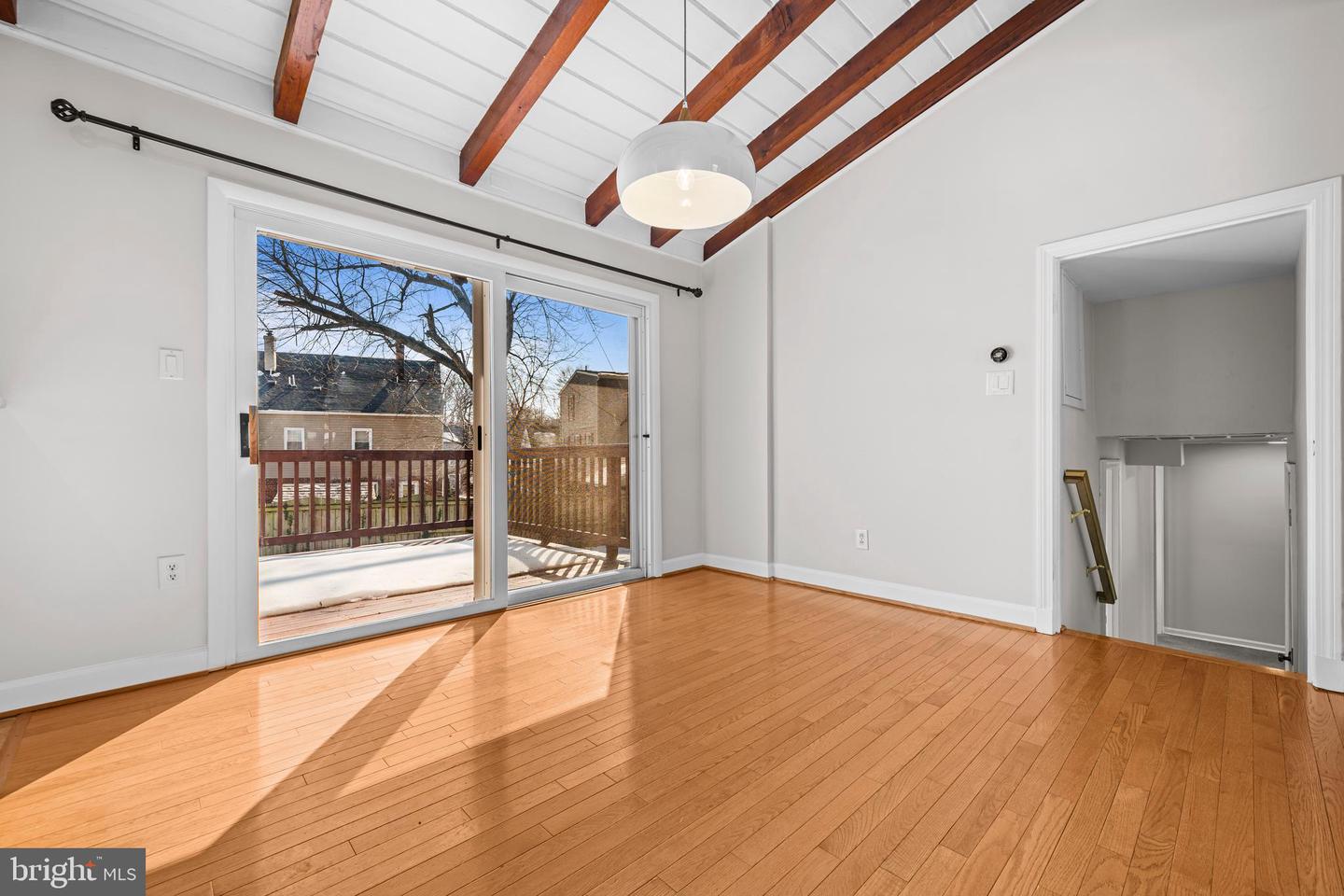 6813 DERRELL CT, ALEXANDRIA, Virginia 22307, 3 Bedrooms Bedrooms, 8 Rooms Rooms,3 BathroomsBathrooms,Residential,For sale,6813 DERRELL CT,VAFX2289498 MLS # VAFX2289498