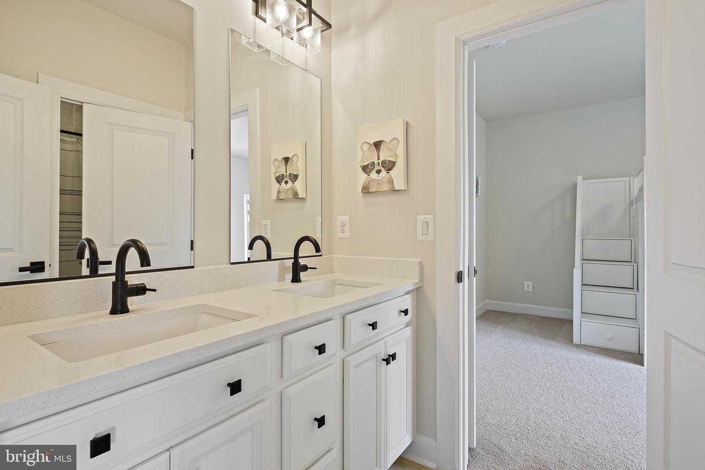 15553 CLOVERLAND LN, HAYMARKET, Virginia 20169, 5 Bedrooms Bedrooms, ,4 BathroomsBathrooms,Residential,For sale,15553 CLOVERLAND LN,VAPW2112030 MLS # VAPW2112030