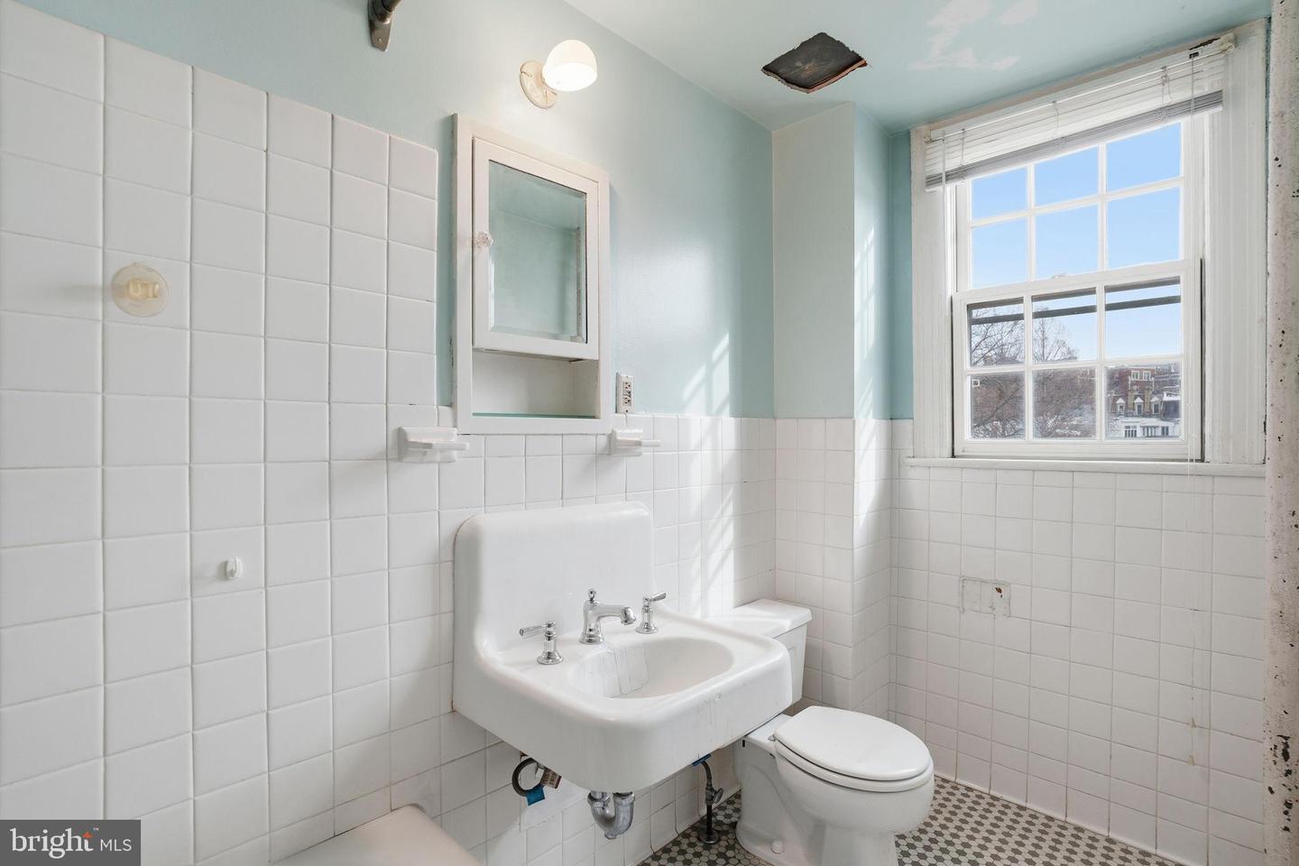 2040 BELMONT RD NW #536, WASHINGTON, District Of Columbia 20009, 1 Bedroom Bedrooms, 4 Rooms Rooms,1 BathroomBathrooms,Residential,For sale,2040 BELMONT RD NW #536,DCDC2245044 MLS # DCDC2245044