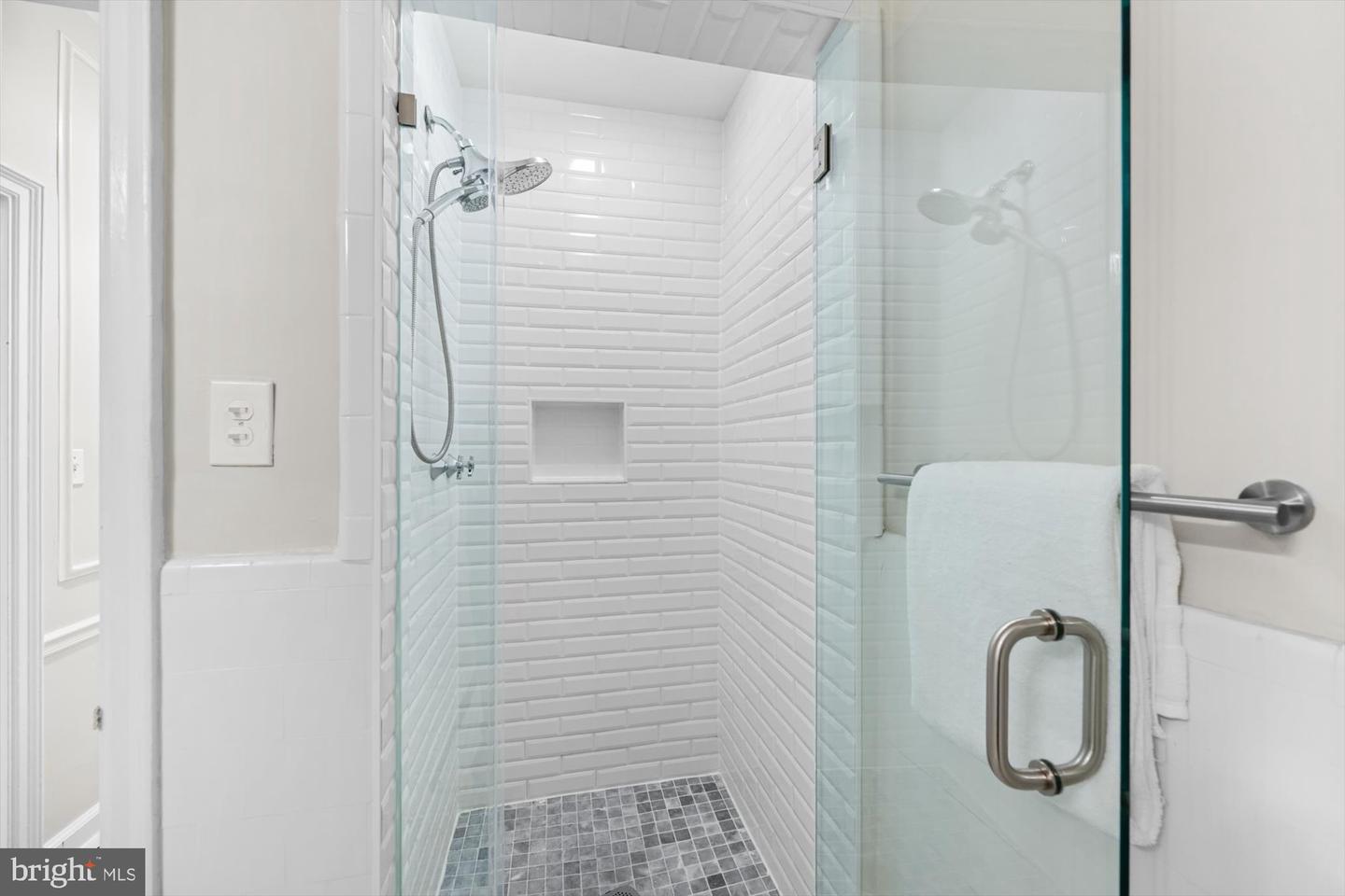 4700 CONNECTICUT AVE NW #206, WASHINGTON, District Of Columbia 20008, 2 Bedrooms Bedrooms, 5 Rooms Rooms,1 BathroomBathrooms,Residential,For sale,4700 CONNECTICUT AVE NW #206,DCDC2245064 MLS # DCDC2245064