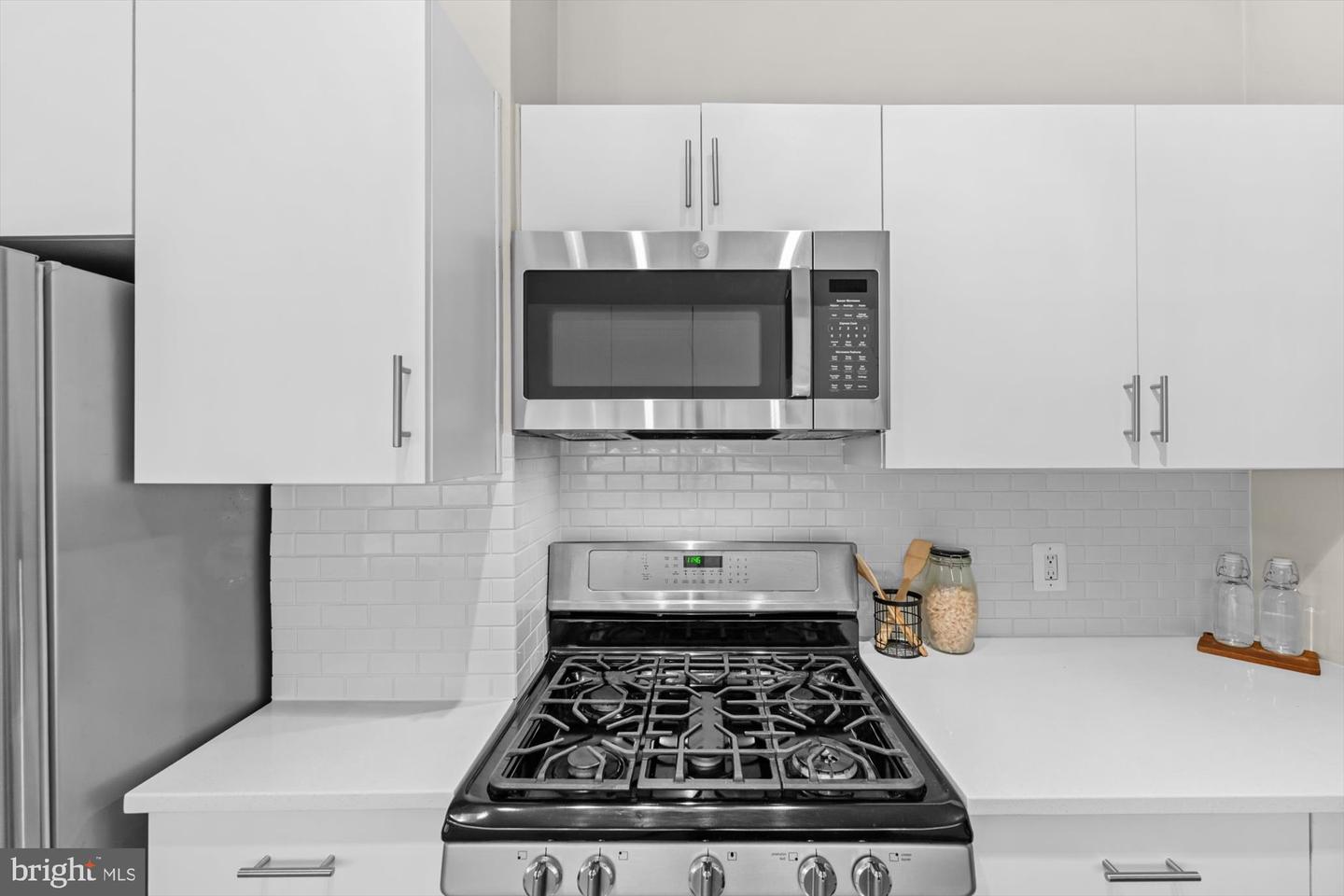 4700 CONNECTICUT AVE NW #206, WASHINGTON, District Of Columbia 20008, 2 Bedrooms Bedrooms, 5 Rooms Rooms,1 BathroomBathrooms,Residential,For sale,4700 CONNECTICUT AVE NW #206,DCDC2245064 MLS # DCDC2245064