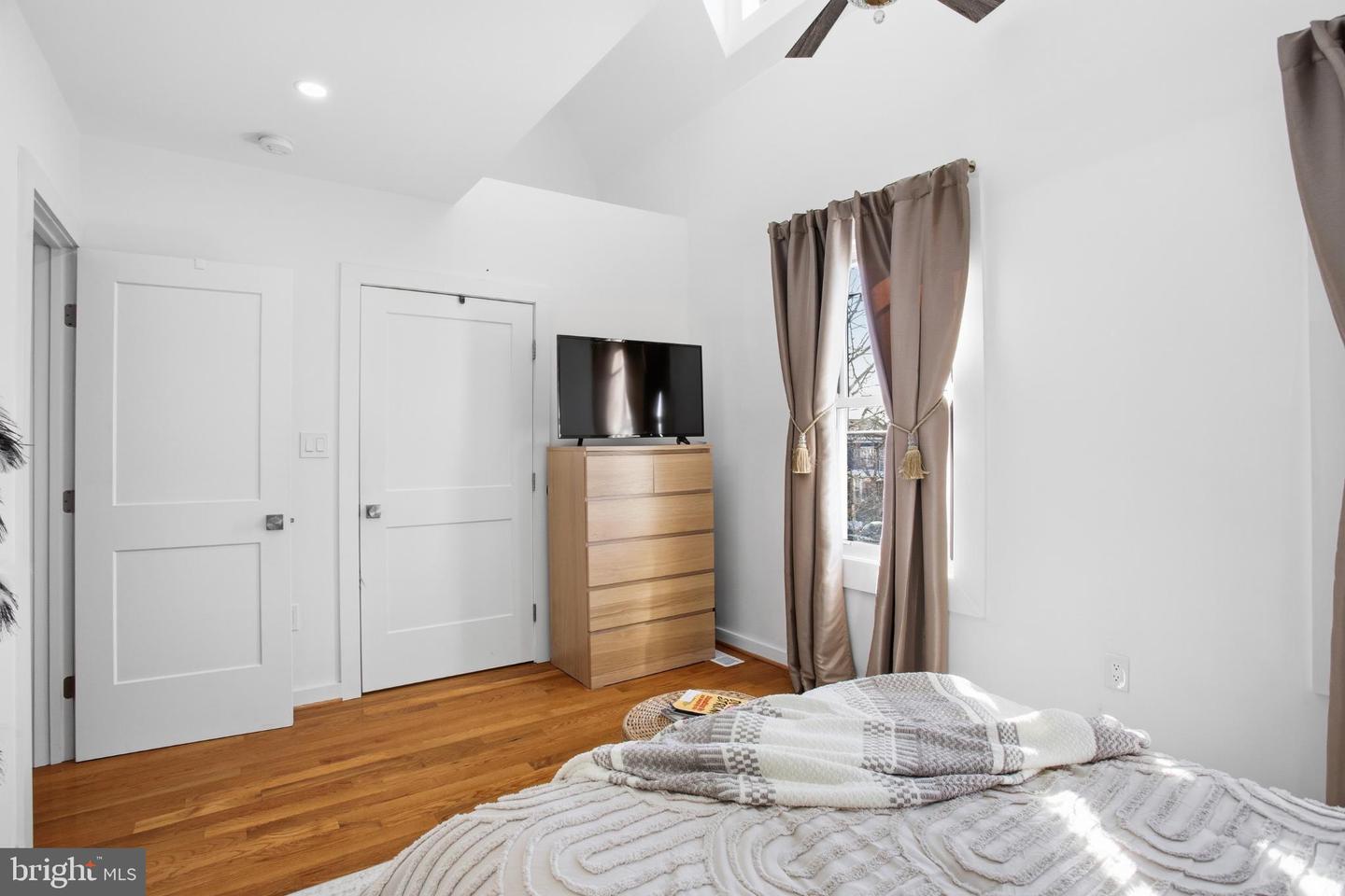 4903 9TH ST NW, WASHINGTON, District Of Columbia 20011, 3 Bedrooms Bedrooms, 7 Rooms Rooms,3 BathroomsBathrooms,Residential,For sale,4903 9TH ST NW,DCDC2245088 MLS # DCDC2245088