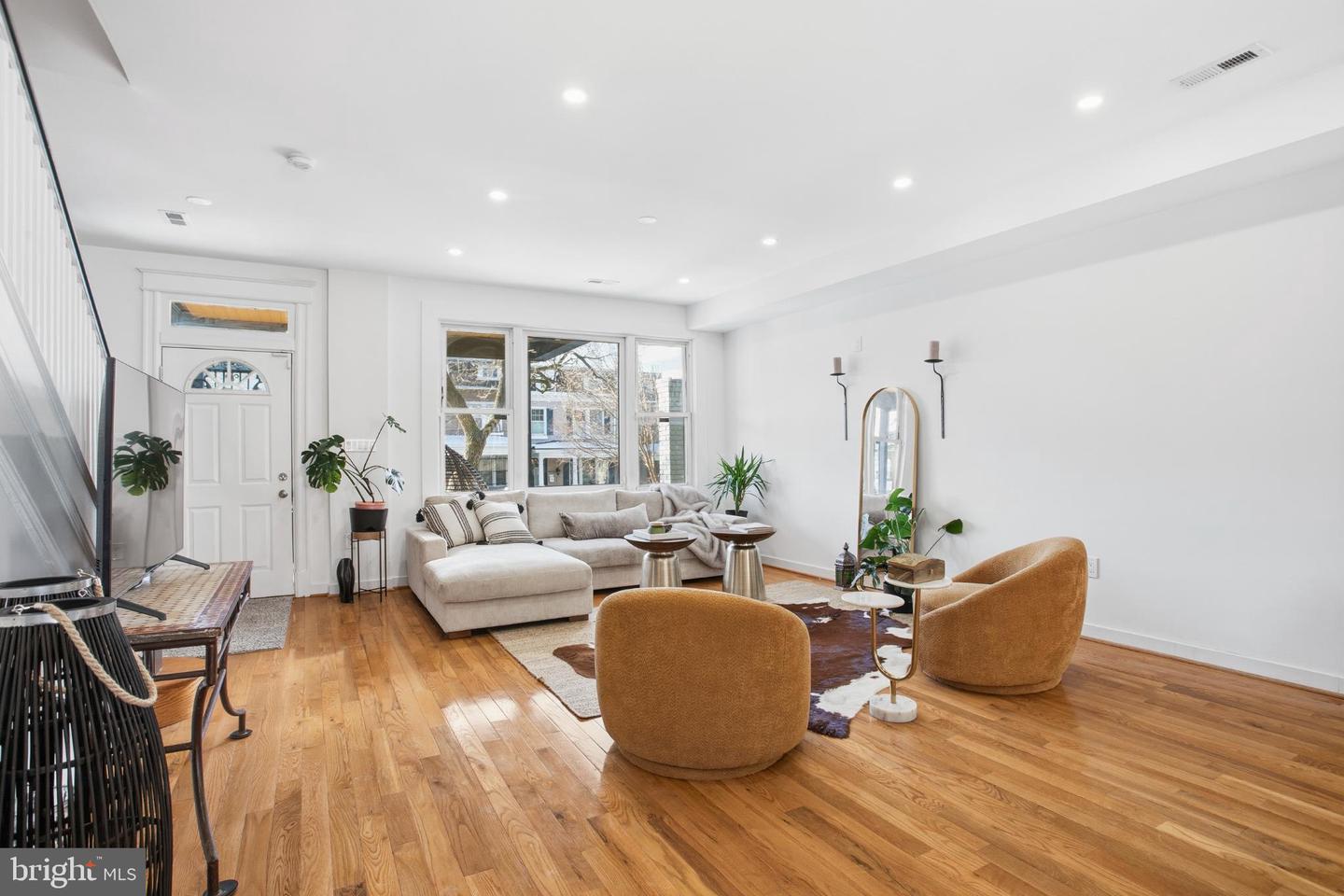 4903 9TH ST NW, WASHINGTON, District Of Columbia 20011, 3 Bedrooms Bedrooms, 7 Rooms Rooms,3 BathroomsBathrooms,Residential,For sale,4903 9TH ST NW,DCDC2245088 MLS # DCDC2245088