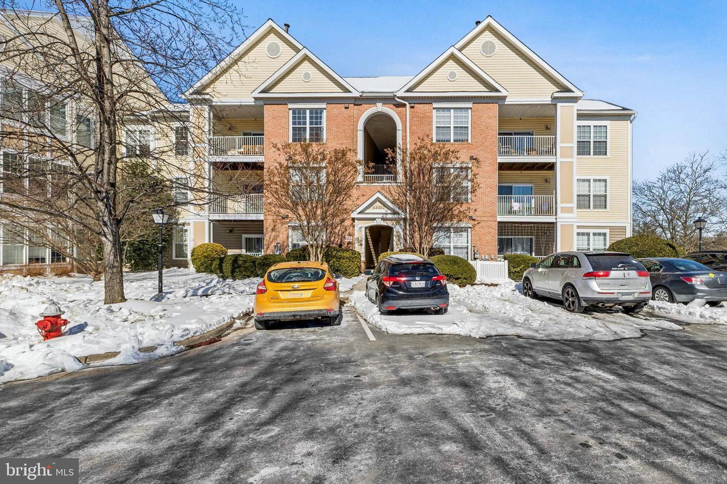 43302 MARYMOUNT TER #203, ASHBURN, Virginia 20147, 2 Bedrooms Bedrooms, 6 Rooms Rooms,2 BathroomsBathrooms,Residential,For sale,43302 MARYMOUNT TER #203,VALO2115422 MLS # VALO2115422
