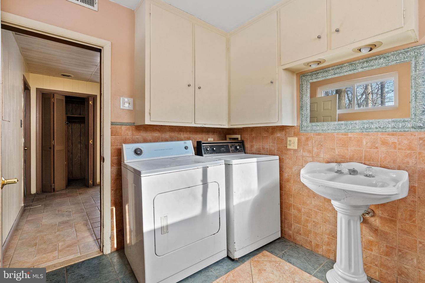 689 ULYSSES WAY, LINDEN, Virginia 22642, 4 Bedrooms Bedrooms, ,2 BathroomsBathrooms,Residential,For sale,689 ULYSSES WAY,VAWR2013342 MLS # VAWR2013342