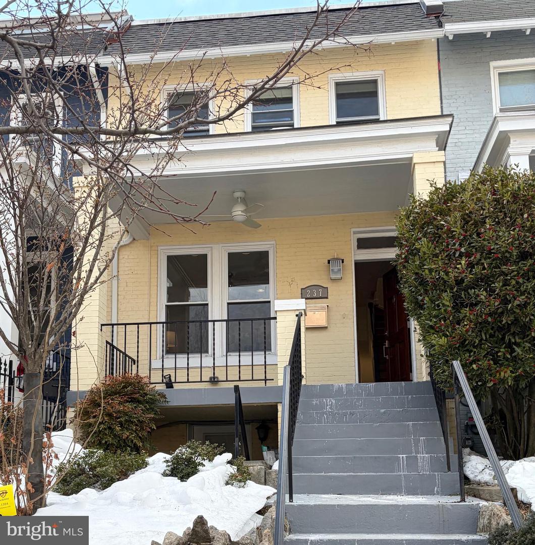237 16TH ST SE, WASHINGTON, District Of Columbia 20003, 4 Bedrooms Bedrooms, 8 Rooms Rooms,3 BathroomsBathrooms,Residential,For sale,237 16TH ST SE,DCDC2245108 MLS # DCDC2245108 237 16TH ST SE, WASHINGTON, District Of Columbia 20003, 4 Bedrooms Bedrooms, 8 Rooms Rooms,3 BathroomsBathrooms,Residential,For sale,237 16TH ST SE,DCDC2245108 MLS # DCDC2245108