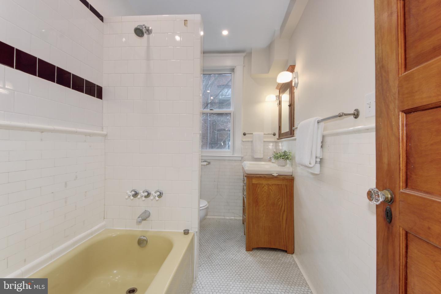 1789 LANIER PL NW #34, WASHINGTON, District Of Columbia 20009, 2 Bedrooms Bedrooms, 7 Rooms Rooms,1 BathroomBathrooms,Residential,For sale,1789 LANIER PL NW #34,DCDC2245478 MLS # DCDC2245478 1789 LANIER PL NW #34, WASHINGTON, District Of Columbia 20009, 2 Bedrooms Bedrooms, 7 Rooms Rooms,1 BathroomBathrooms,Residential,For sale,1789 LANIER PL NW #34,DCDC2245478 MLS # DCDC2245478