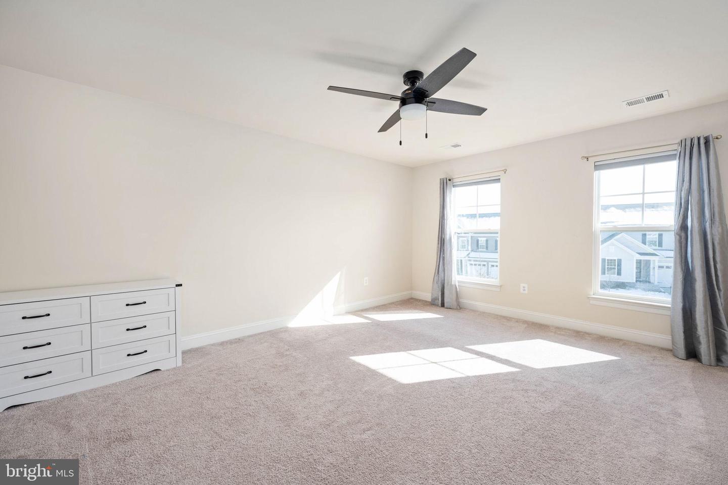 564 COASTAL AVE, STAFFORD, Virginia 22554, 5 Bedrooms Bedrooms, 9 Rooms Rooms,3 BathroomsBathrooms,Residential,For sale,564 COASTAL AVE,VAST2045960 MLS # VAST2045960