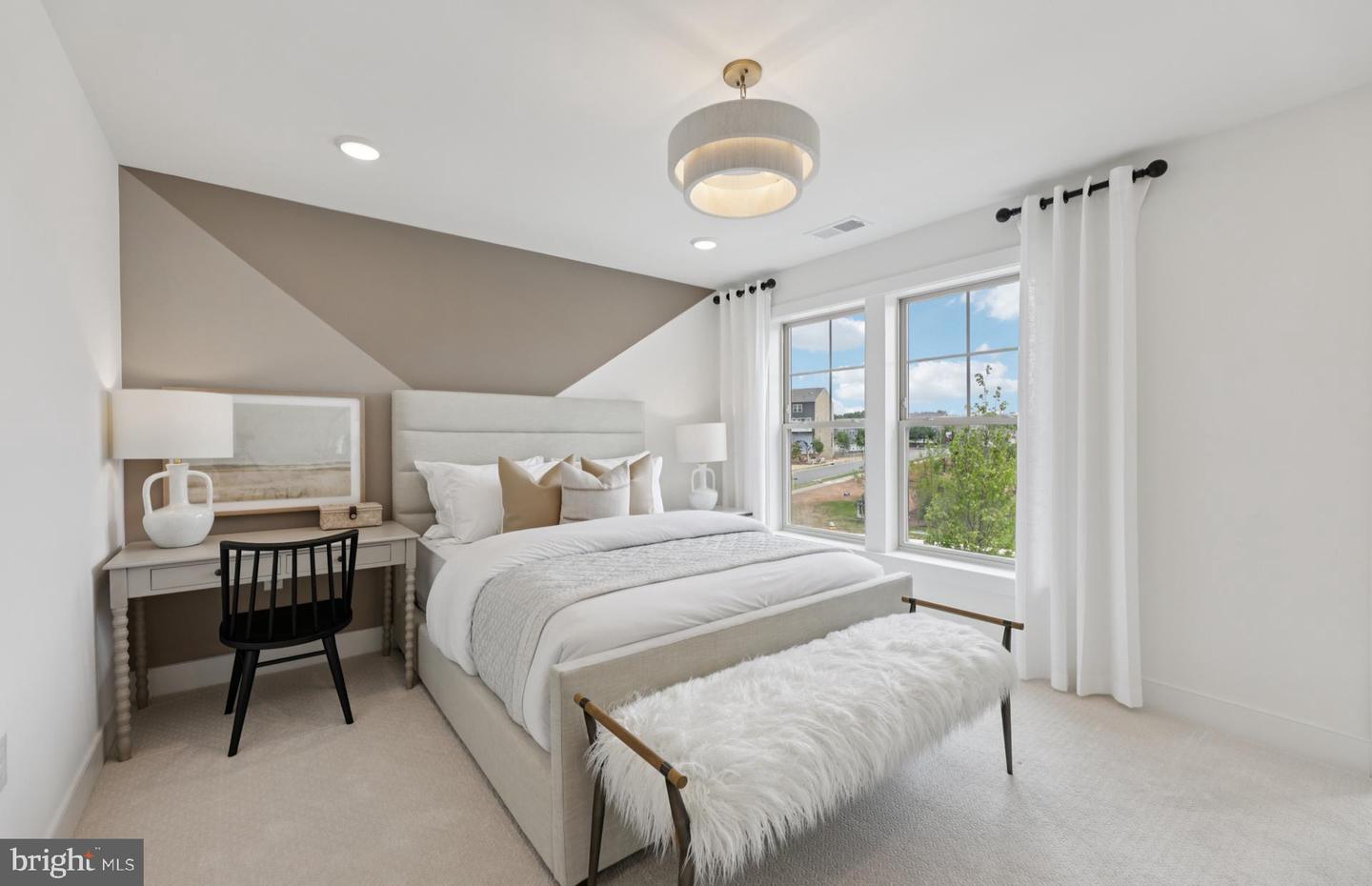 6052 SUNSTONE LN, HAYMARKET, Virginia 20169, 3 Bedrooms Bedrooms, ,2 BathroomsBathrooms,Residential,For sale,6052 SUNSTONE LN,VAPW2112240 MLS # VAPW2112240