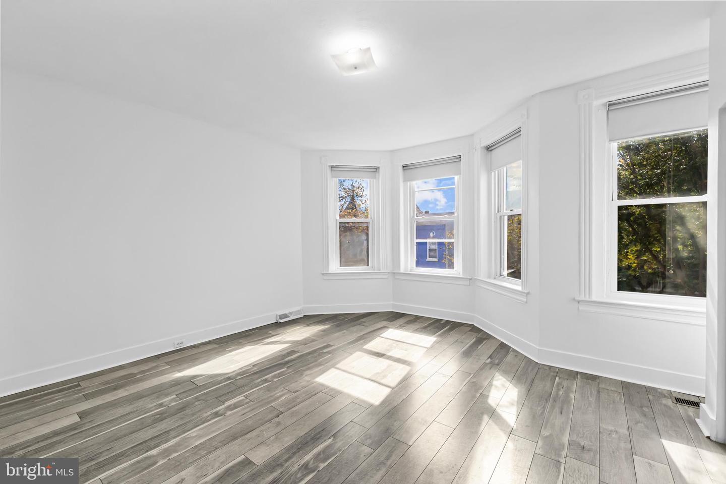 1021 COLUMBIA RD NW, WASHINGTON, District Of Columbia 20001, 6 Bedrooms Bedrooms, ,4 BathroomsBathrooms,Residential,For sale,1021 COLUMBIA RD NW,DCDC2245574 MLS # DCDC2245574