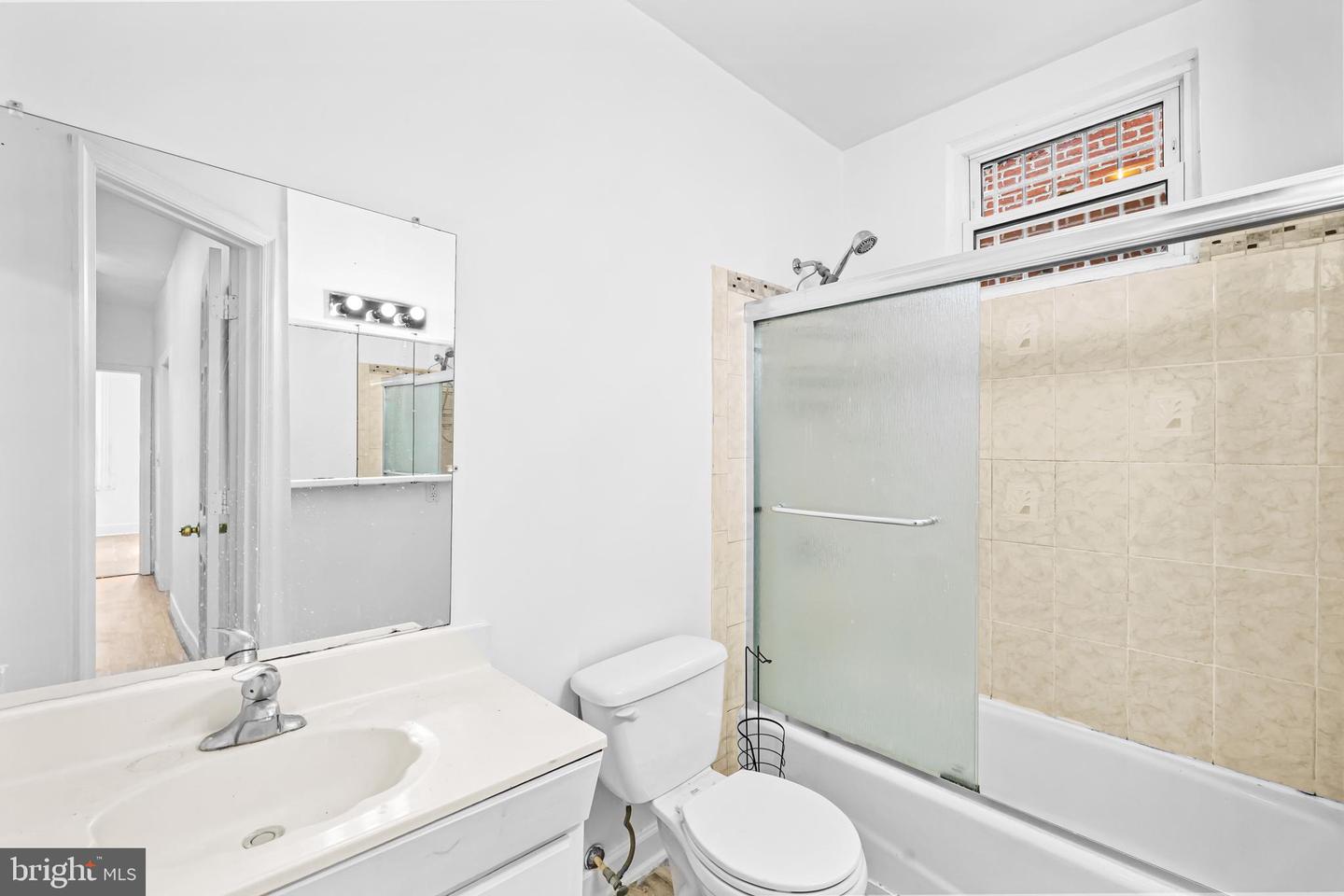 1021 COLUMBIA RD NW, WASHINGTON, District Of Columbia 20001, 6 Bedrooms Bedrooms, ,4 BathroomsBathrooms,Residential,For sale,1021 COLUMBIA RD NW,DCDC2245574 MLS # DCDC2245574