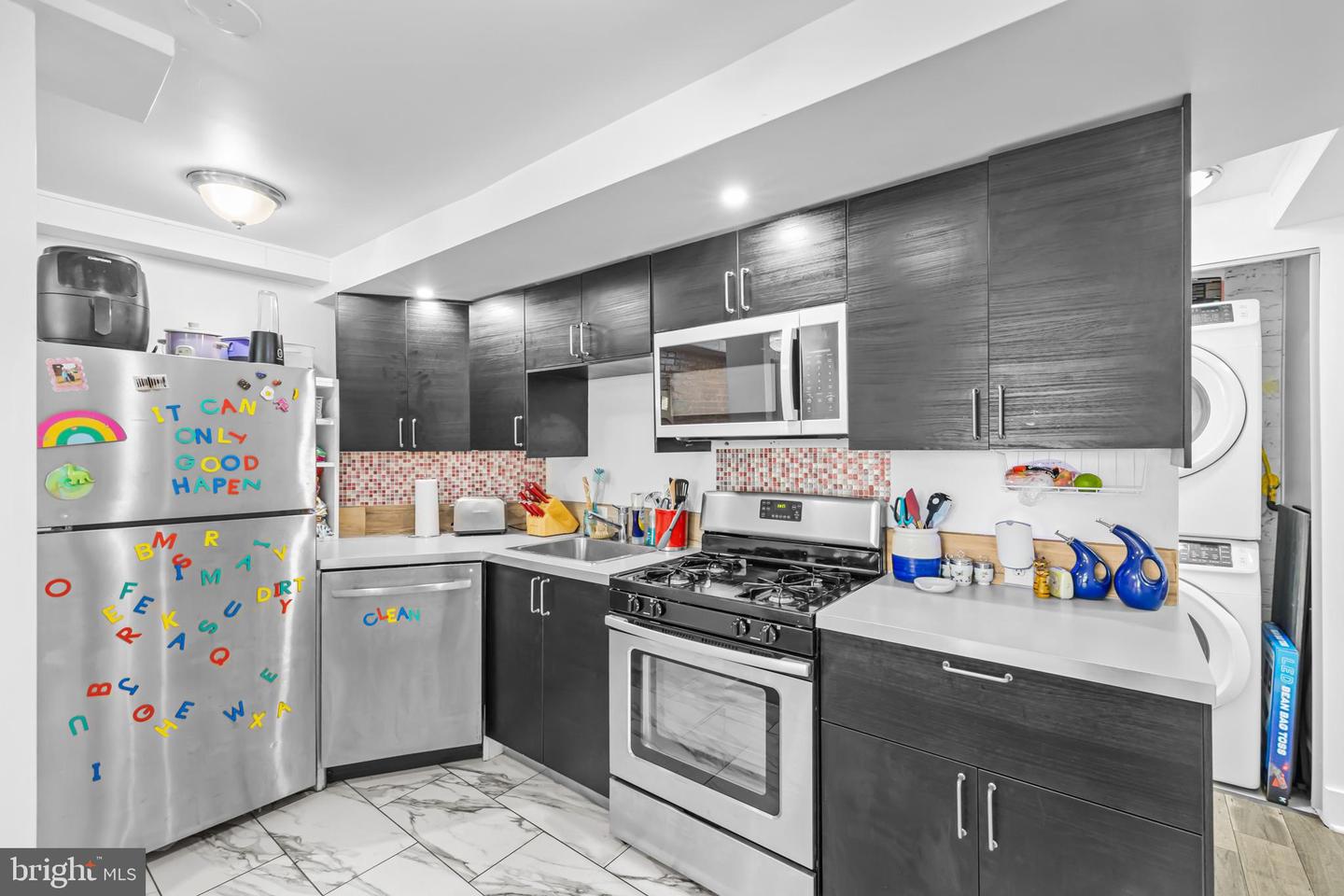 1021 COLUMBIA RD NW, WASHINGTON, District Of Columbia 20001, 6 Bedrooms Bedrooms, ,4 BathroomsBathrooms,Residential,For sale,1021 COLUMBIA RD NW,DCDC2245574 MLS # DCDC2245574