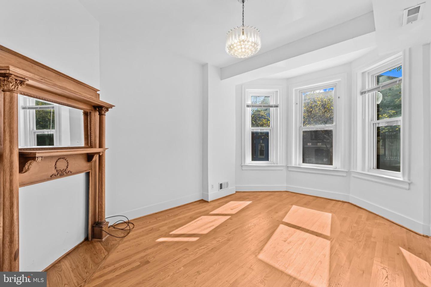 1021 COLUMBIA RD NW, WASHINGTON, District Of Columbia 20001, 6 Bedrooms Bedrooms, ,4 BathroomsBathrooms,Residential,For sale,1021 COLUMBIA RD NW,DCDC2245574 MLS # DCDC2245574