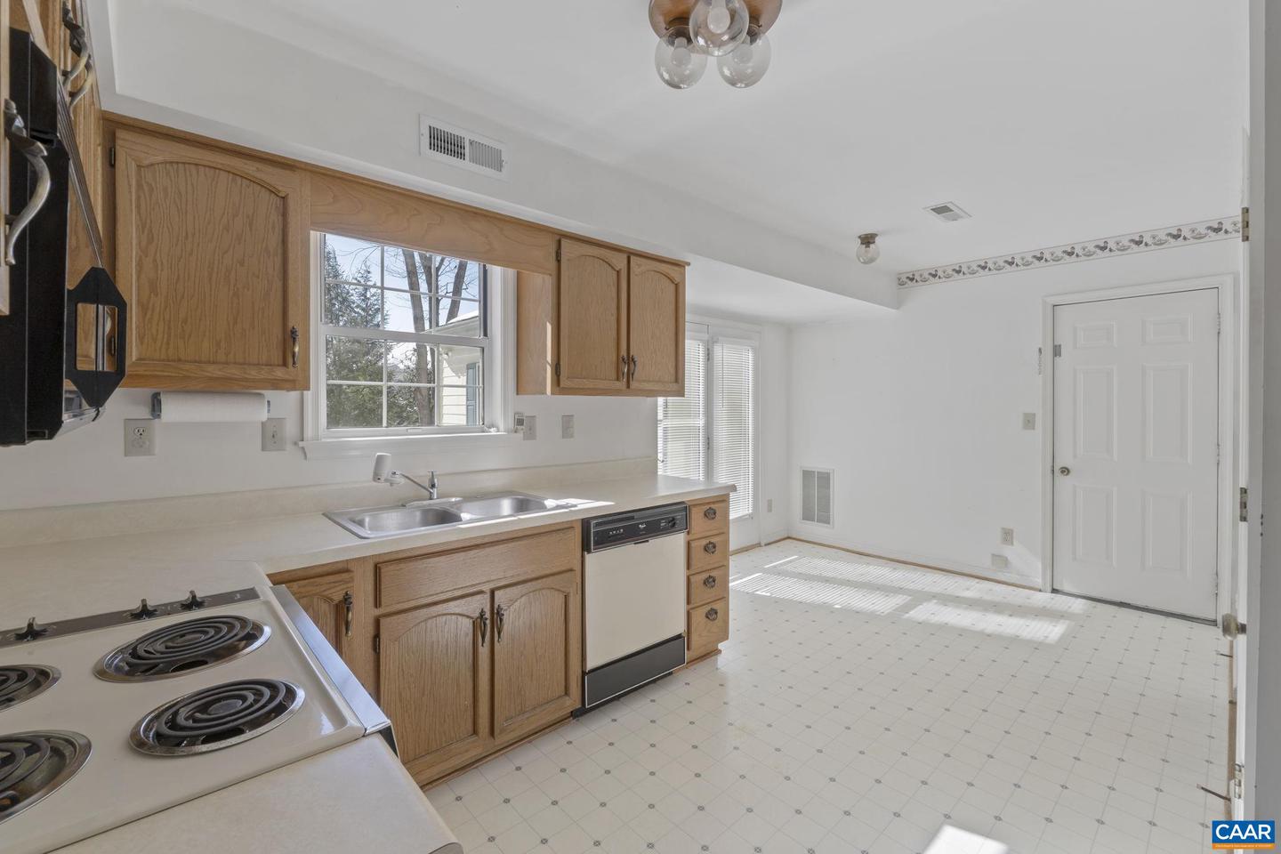 1889 STEEPLECHASE RUN, CHARLOTTESVILLE, Virginia 22911, 4 Bedrooms Bedrooms, ,2 BathroomsBathrooms,Residential,For sale,1889 STEEPLECHASE RUN,673195 MLS # 673195