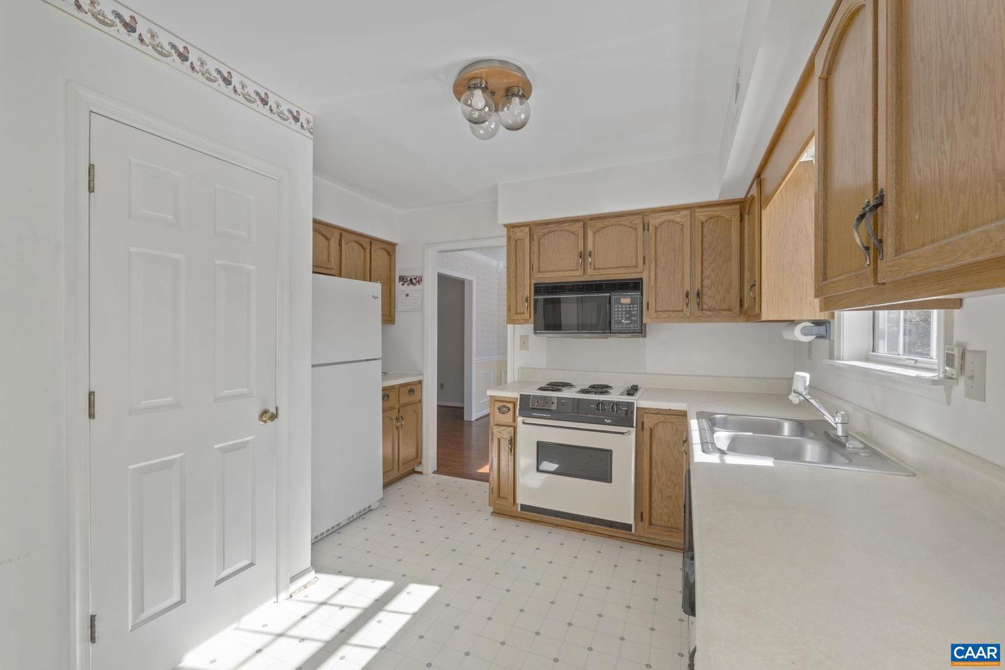 1889 STEEPLECHASE RUN, CHARLOTTESVILLE, Virginia 22911, 4 Bedrooms Bedrooms, ,2 BathroomsBathrooms,Residential,For sale,1889 STEEPLECHASE RUN,673195 MLS # 673195