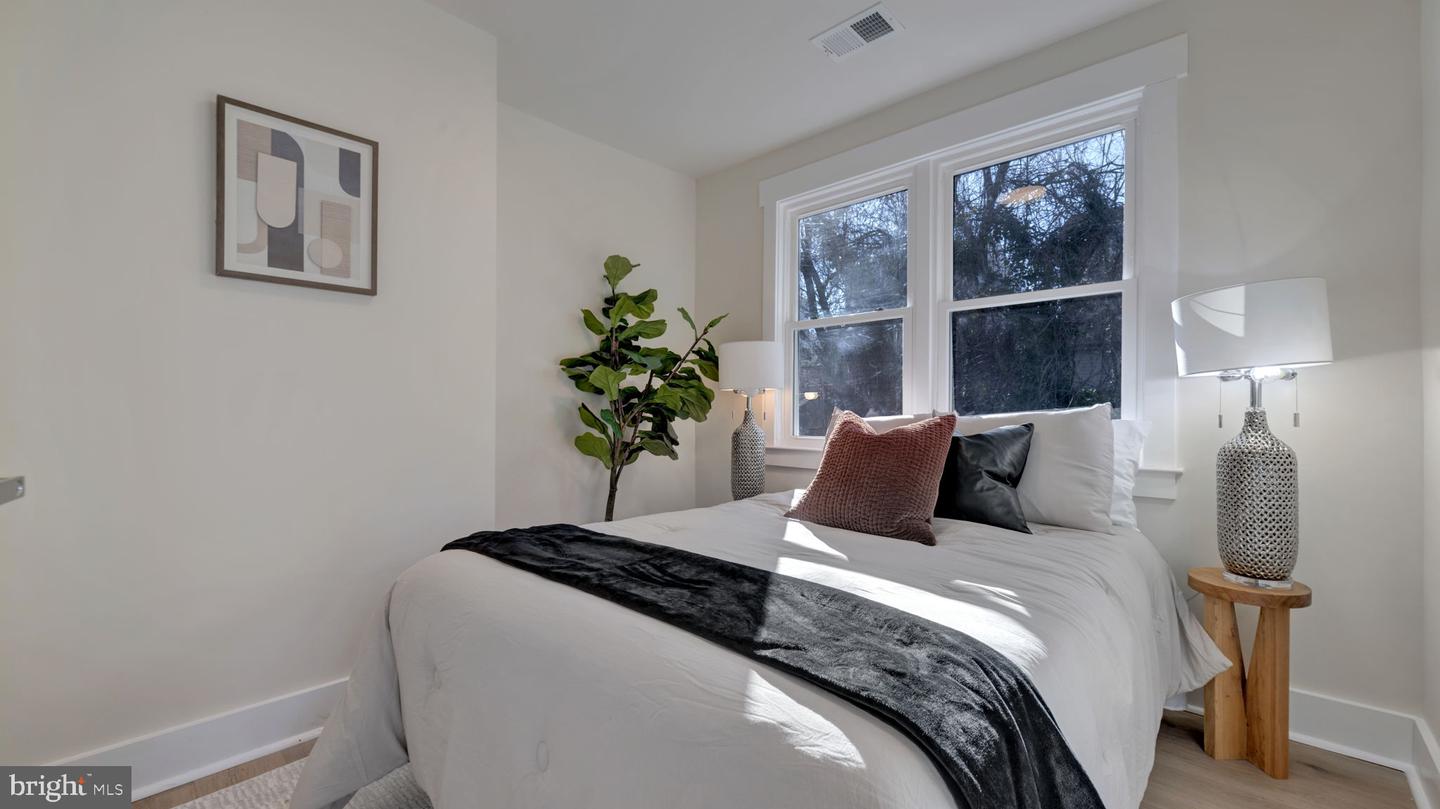 5543 CENTRAL AVE SE, WASHINGTON, District Of Columbia 20019, 3 Bedrooms Bedrooms, ,2 BathroomsBathrooms,Residential,For sale,5543 CENTRAL AVE SE,DCDC2245582 MLS # DCDC2245582