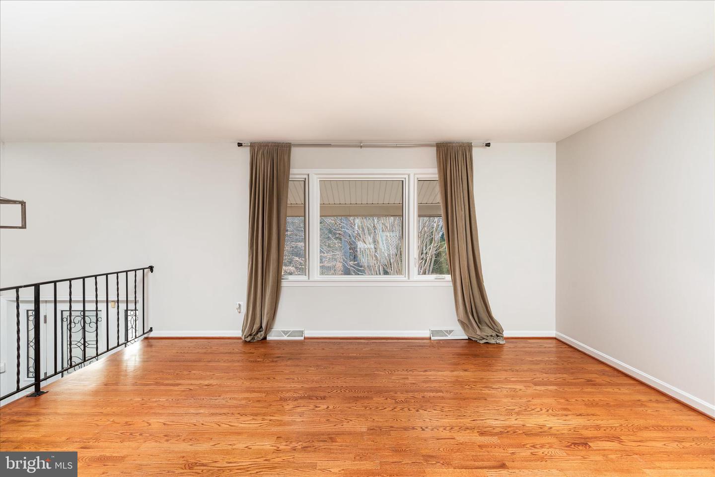 4509 MARTINWOOD DR, HAYMARKET, Virginia 20169, 4 Bedrooms Bedrooms, 13 Rooms Rooms,3 BathroomsBathrooms,Residential,For sale,4509 MARTINWOOD DR,VAPW2112246 MLS # VAPW2112246