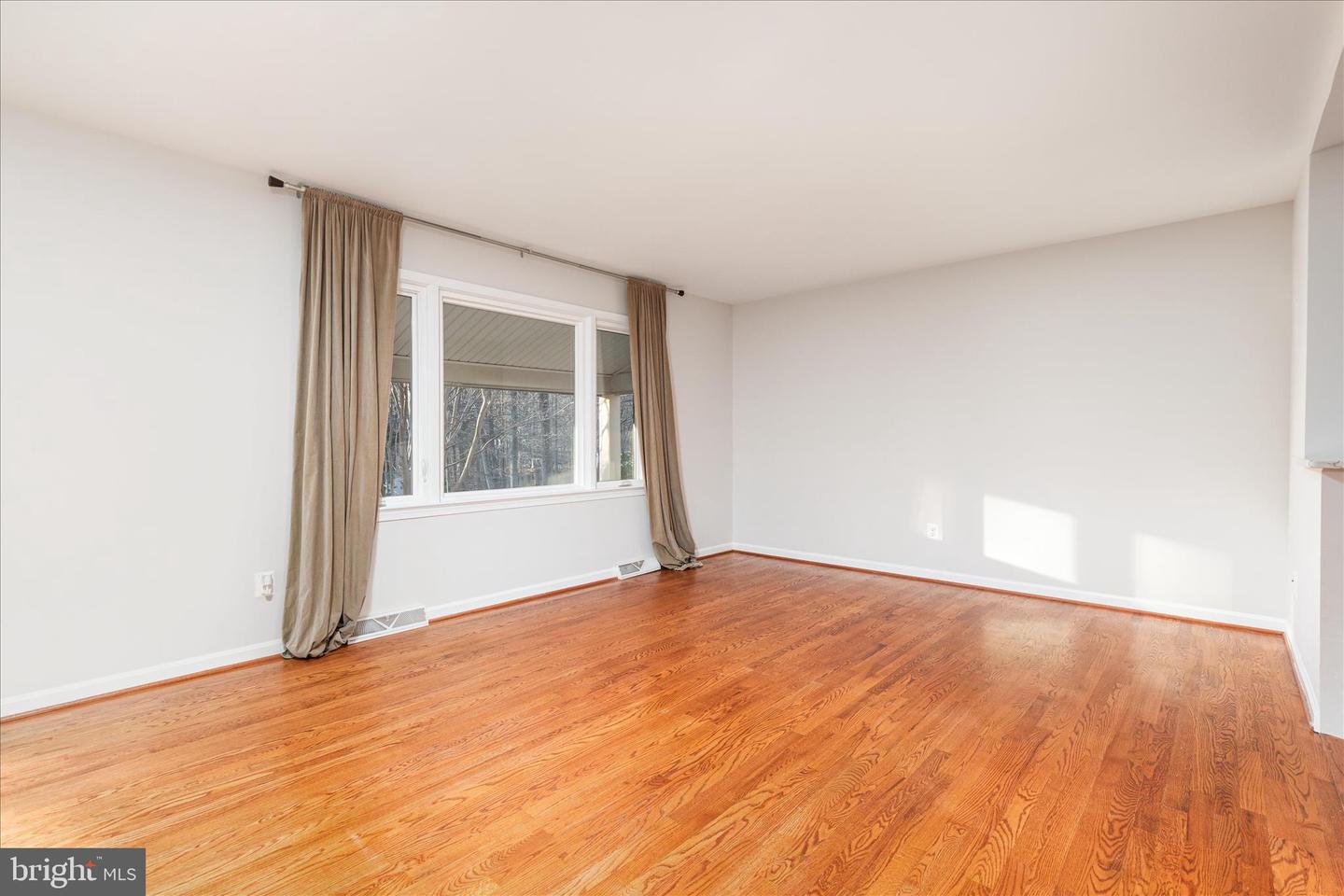 4509 MARTINWOOD DR, HAYMARKET, Virginia 20169, 4 Bedrooms Bedrooms, 13 Rooms Rooms,3 BathroomsBathrooms,Residential,For sale,4509 MARTINWOOD DR,VAPW2112246 MLS # VAPW2112246