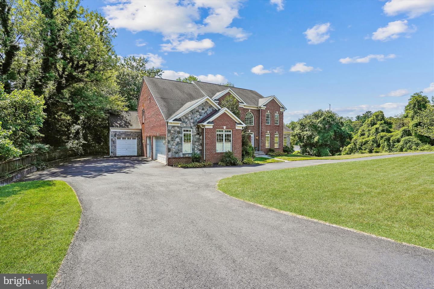 6975 IDYLWOOD RD, FALLS CHURCH, Virginia 22043, 5 Bedrooms Bedrooms, ,4 BathroomsBathrooms,Residential,For sale,6975 IDYLWOOD RD,VAFX2290330 MLS # VAFX2290330