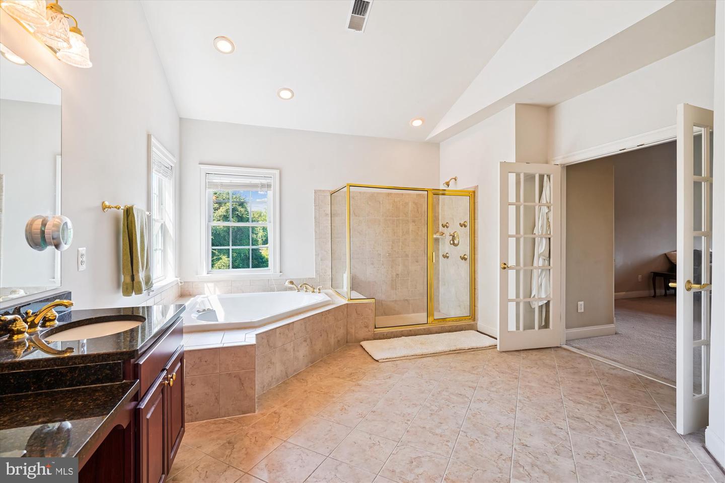 6975 IDYLWOOD RD, FALLS CHURCH, Virginia 22043, 5 Bedrooms Bedrooms, ,4 BathroomsBathrooms,Residential,For sale,6975 IDYLWOOD RD,VAFX2290330 MLS # VAFX2290330