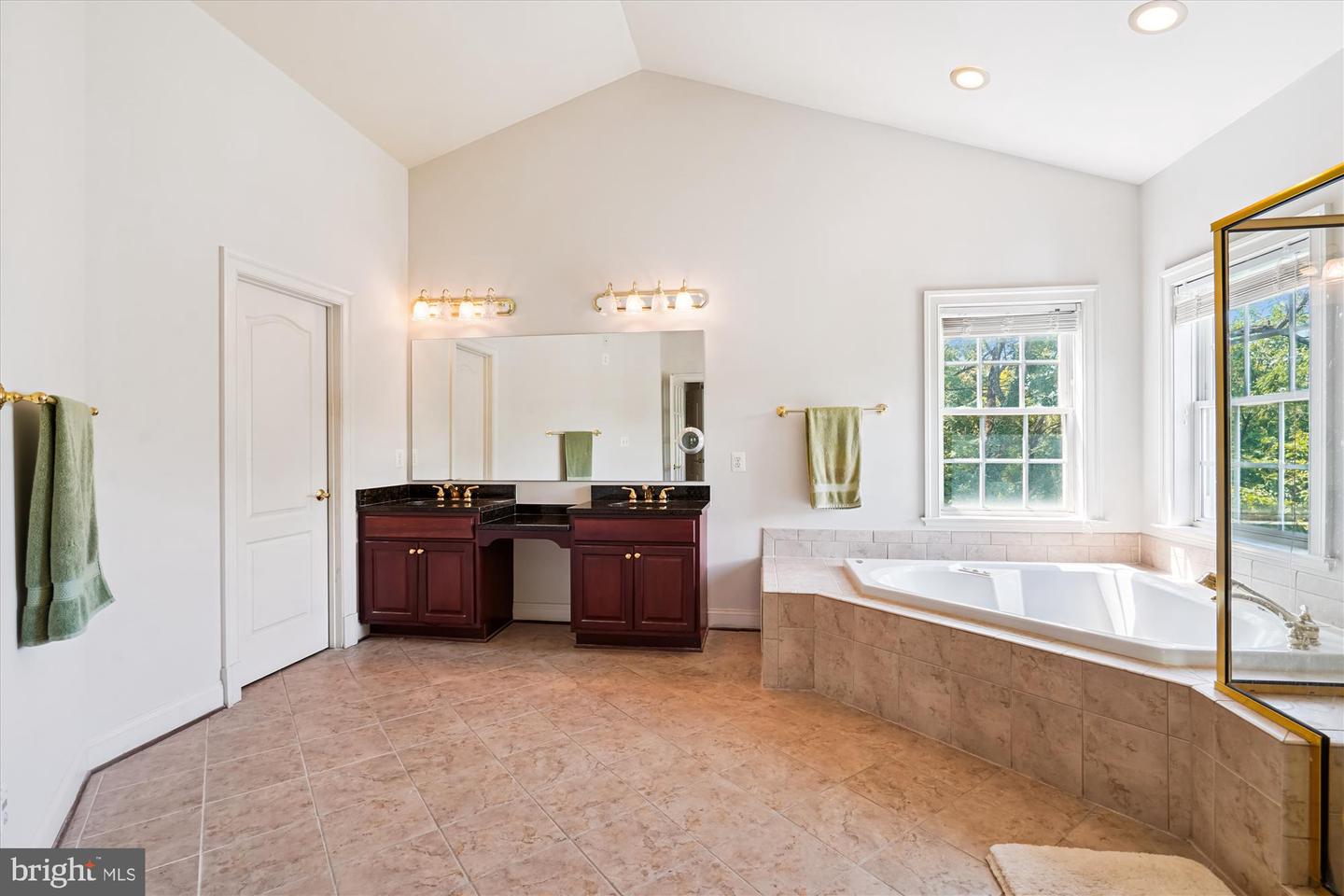 6975 IDYLWOOD RD, FALLS CHURCH, Virginia 22043, 5 Bedrooms Bedrooms, ,4 BathroomsBathrooms,Residential,For sale,6975 IDYLWOOD RD,VAFX2290330 MLS # VAFX2290330